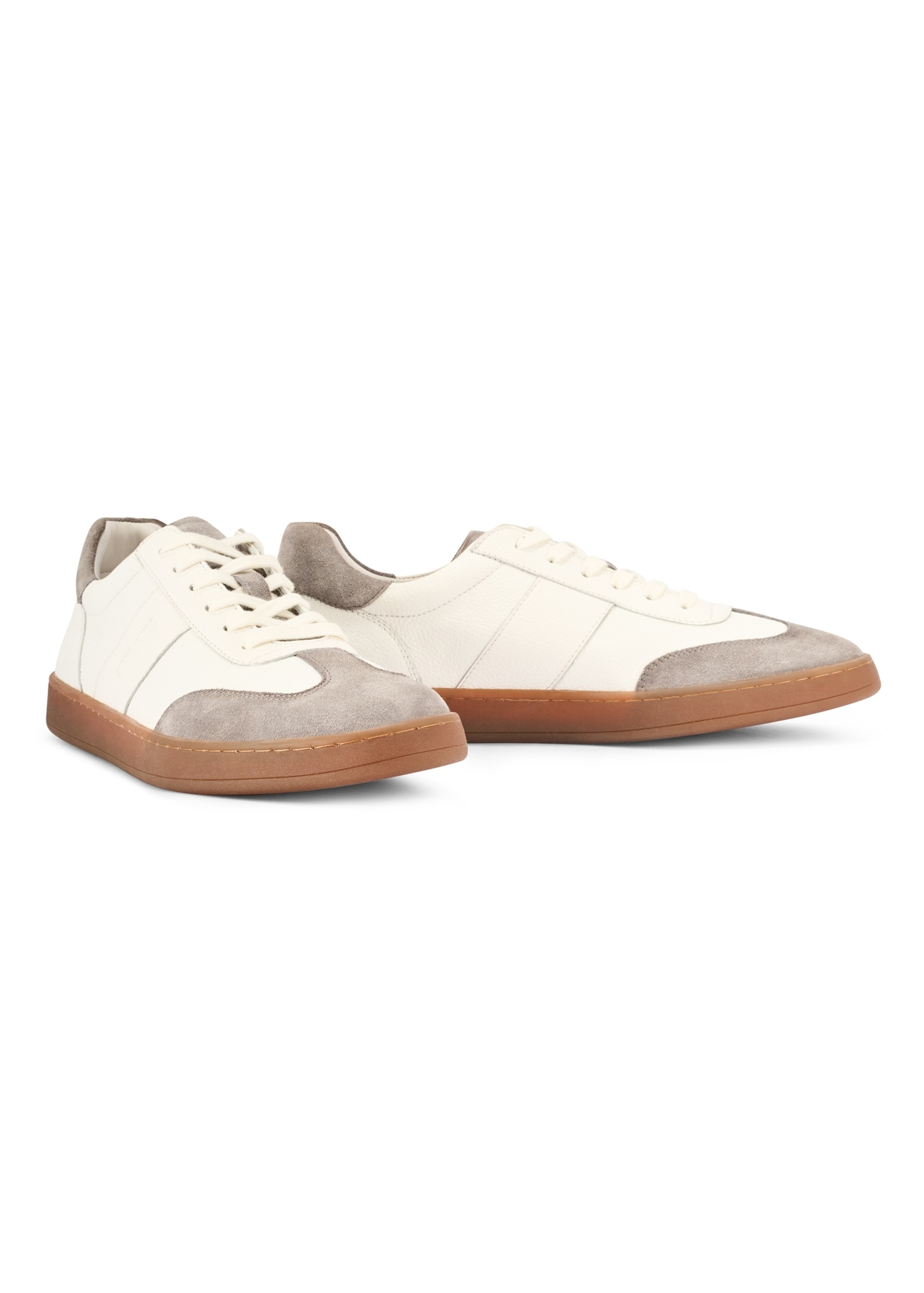 Men's leather sports shoes BUTYM-0487-0B(W26), diagonal product view on white background.