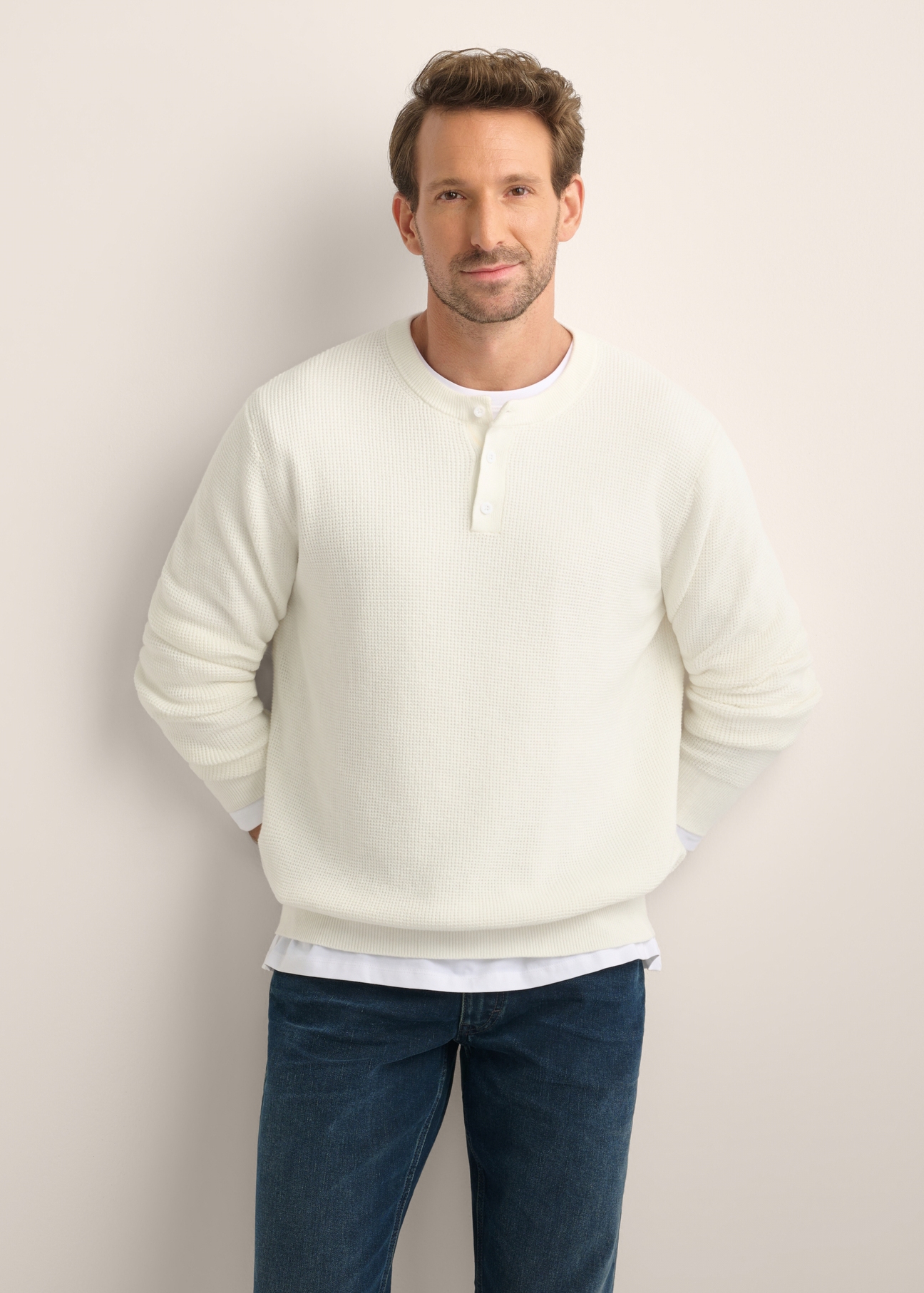 Men's ecru sweater SWEMT-0201-0B(Z26), front view of the product on the model. Half of the silhouette visible.