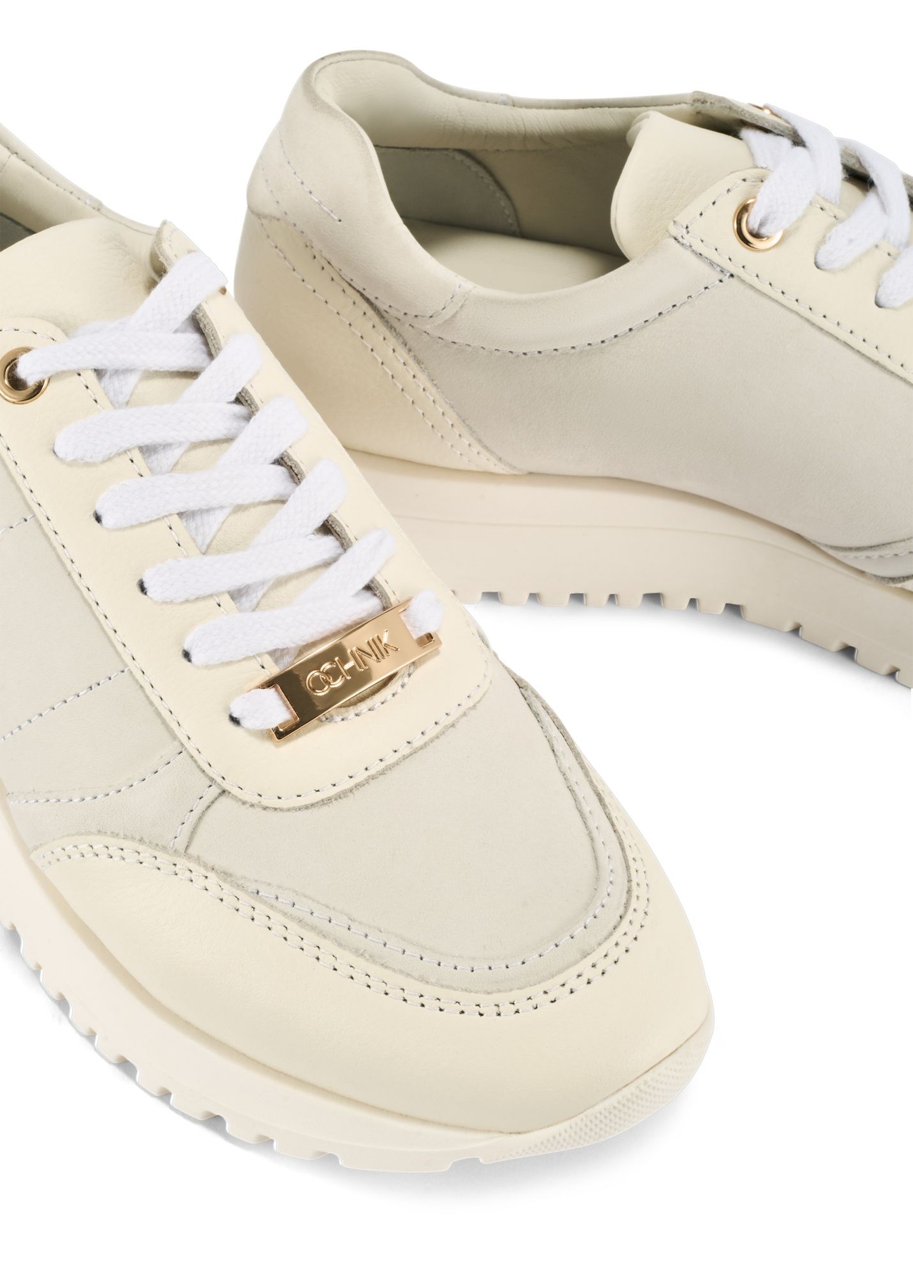 Cream leather women's sports shoes BUTYD-1099-11(Z25) - close-up of the detail on a white background.