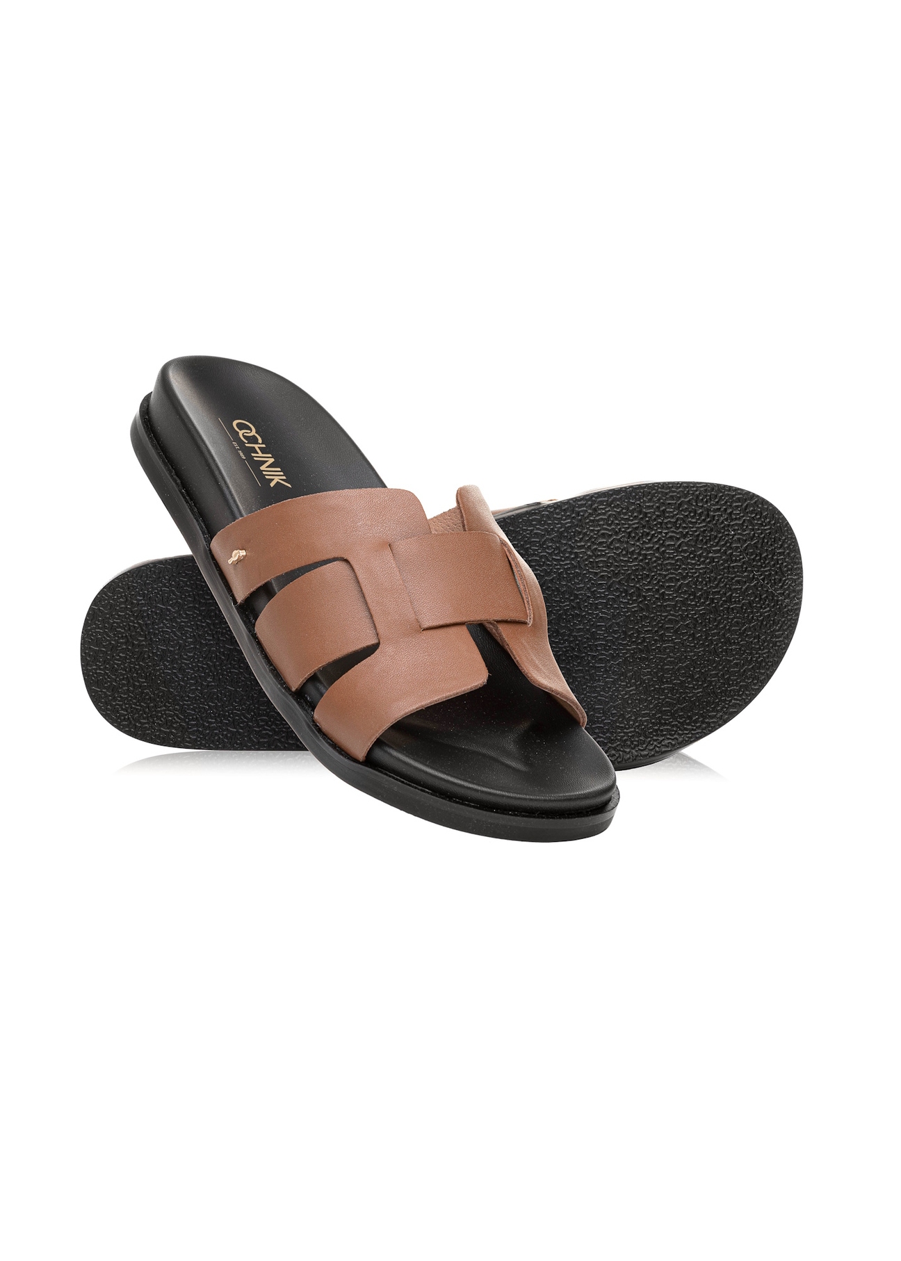 Brown leather women's flip-flops BUTYD-1163-24(W25), diagonal view of the product on a white background.