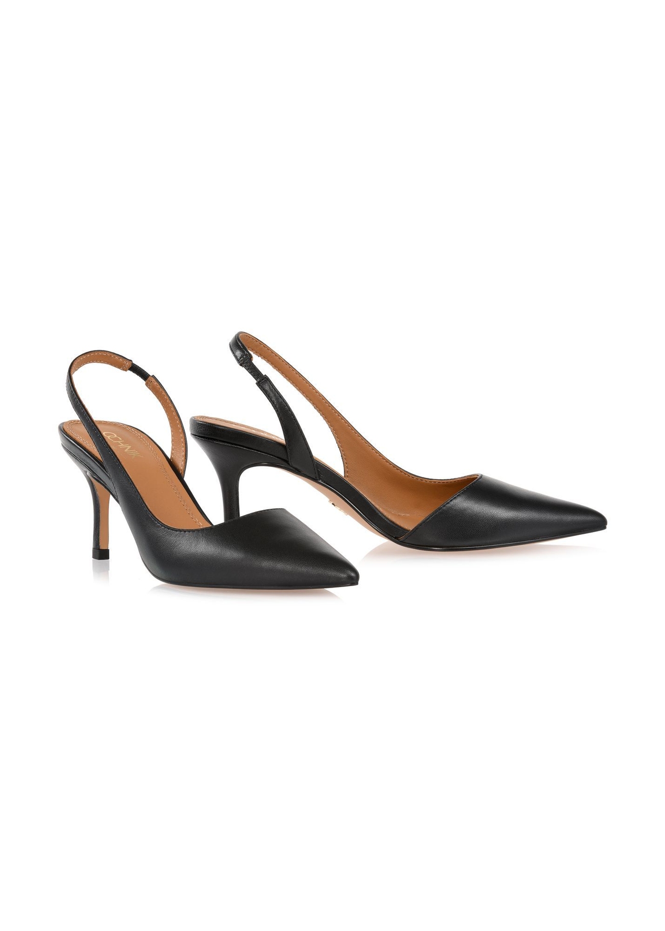 Black leather pumps with a cut-out heel BUTYD-1078A-99(W26), diagonal product view on a white background.