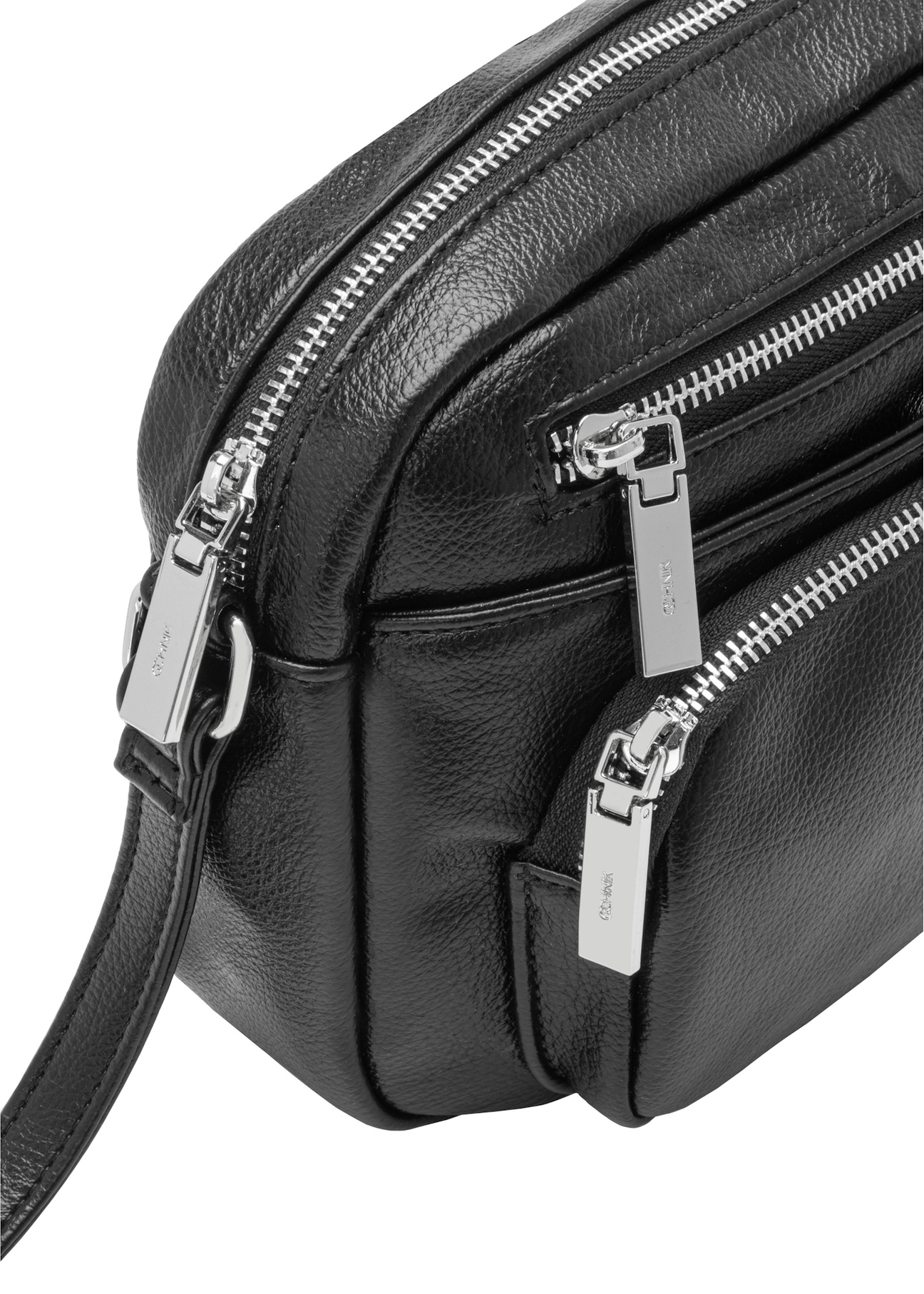 Black women's shoulder bag TOREC-1123-99(W26), close-up of the product detail on a white background.