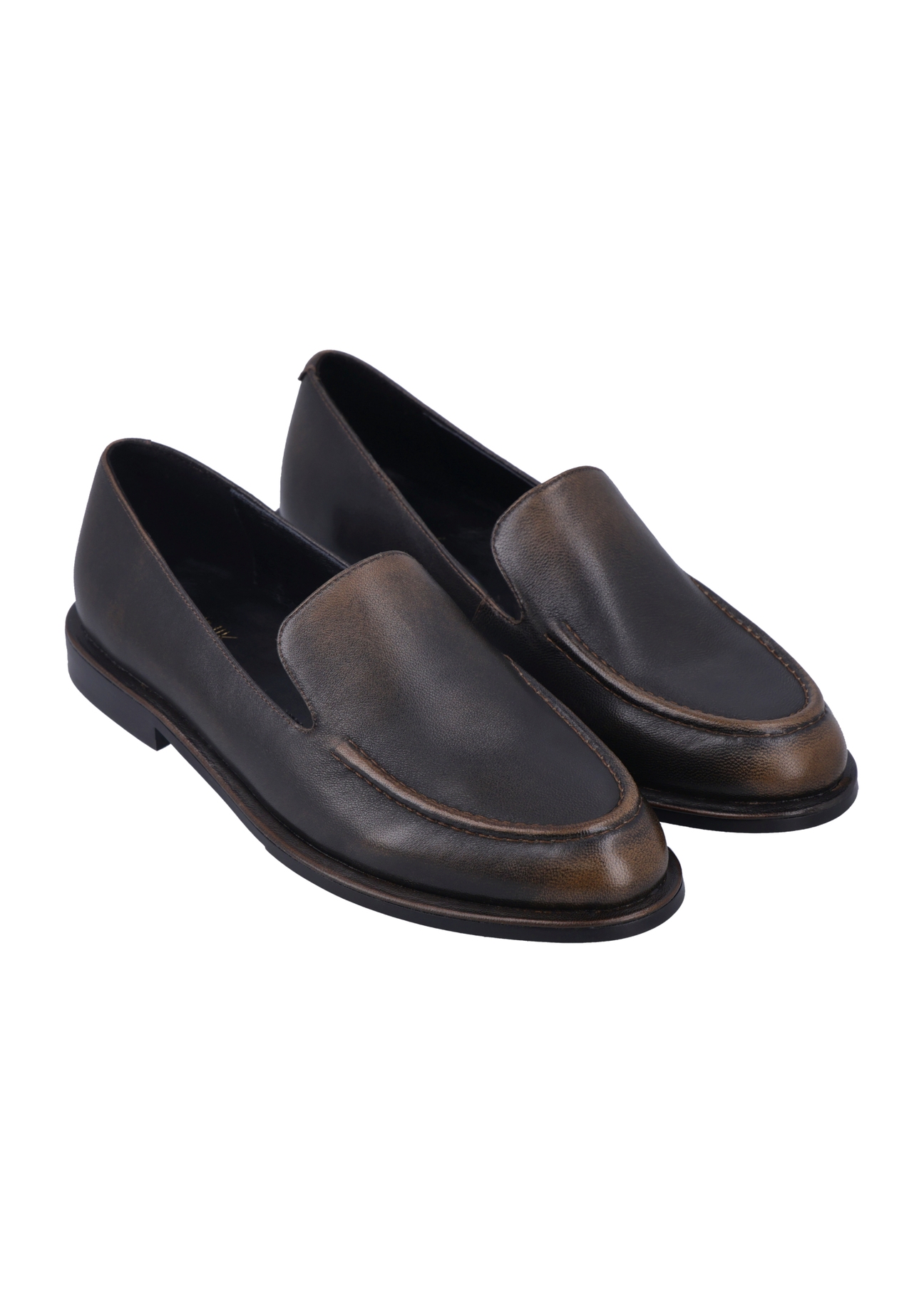 Dark brown women's leather moccasins BUTYD-1330-1I(Z26), diagonal product view on white background.