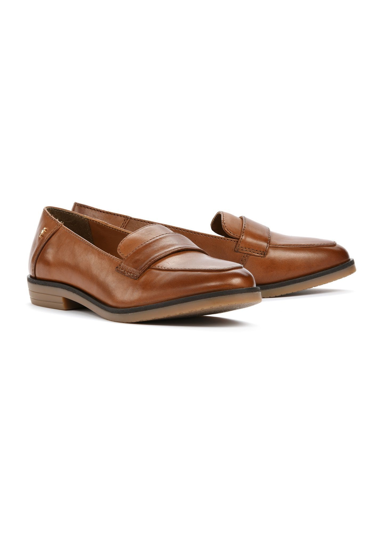 Women's leather moccasins in cognac color BUTYD-1067-1F(W26), diagonal product view on a white background.