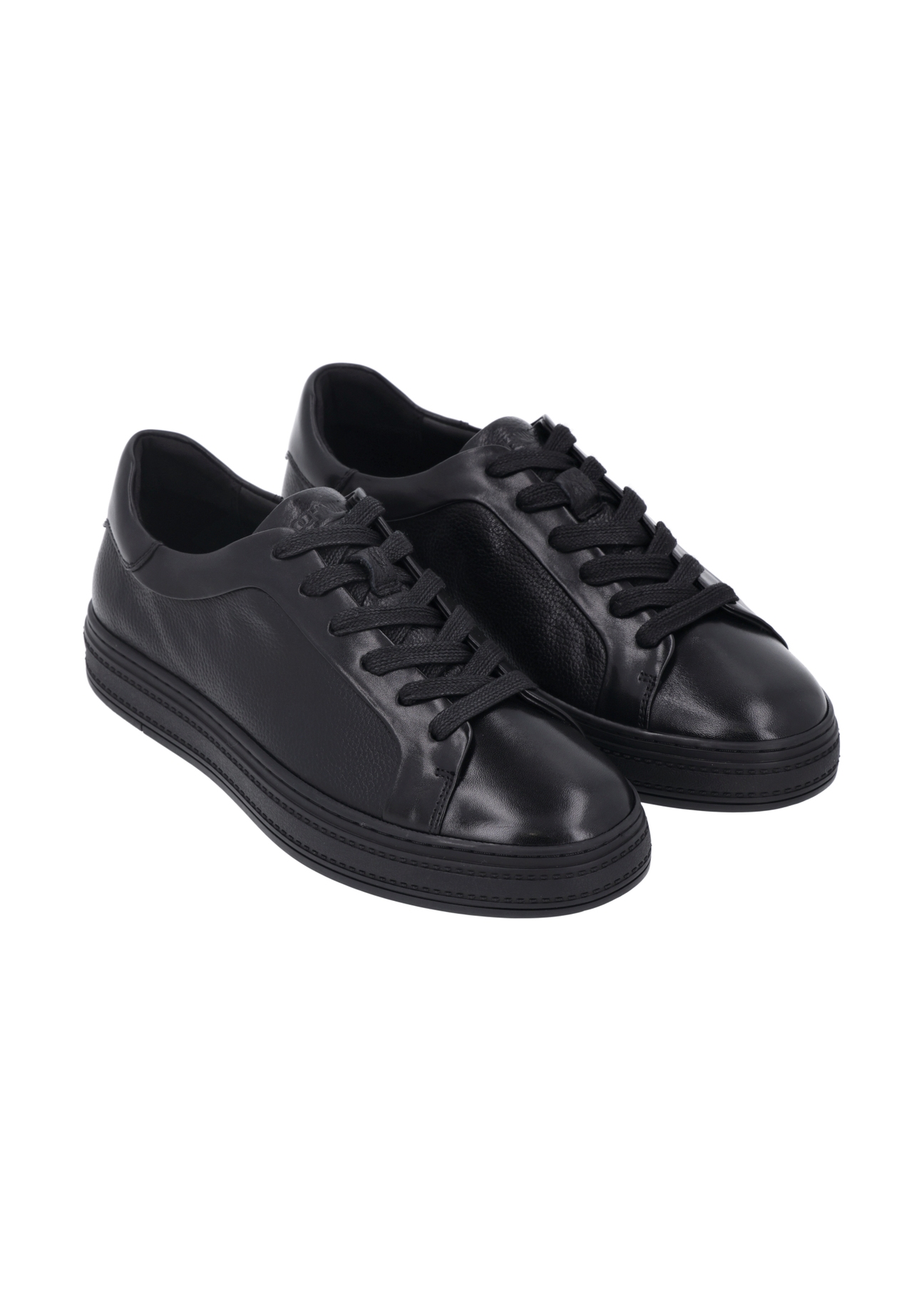 Black leather men's sports shoes BUTYM-0571-99(Z26), diagonal view of the product on a light background.