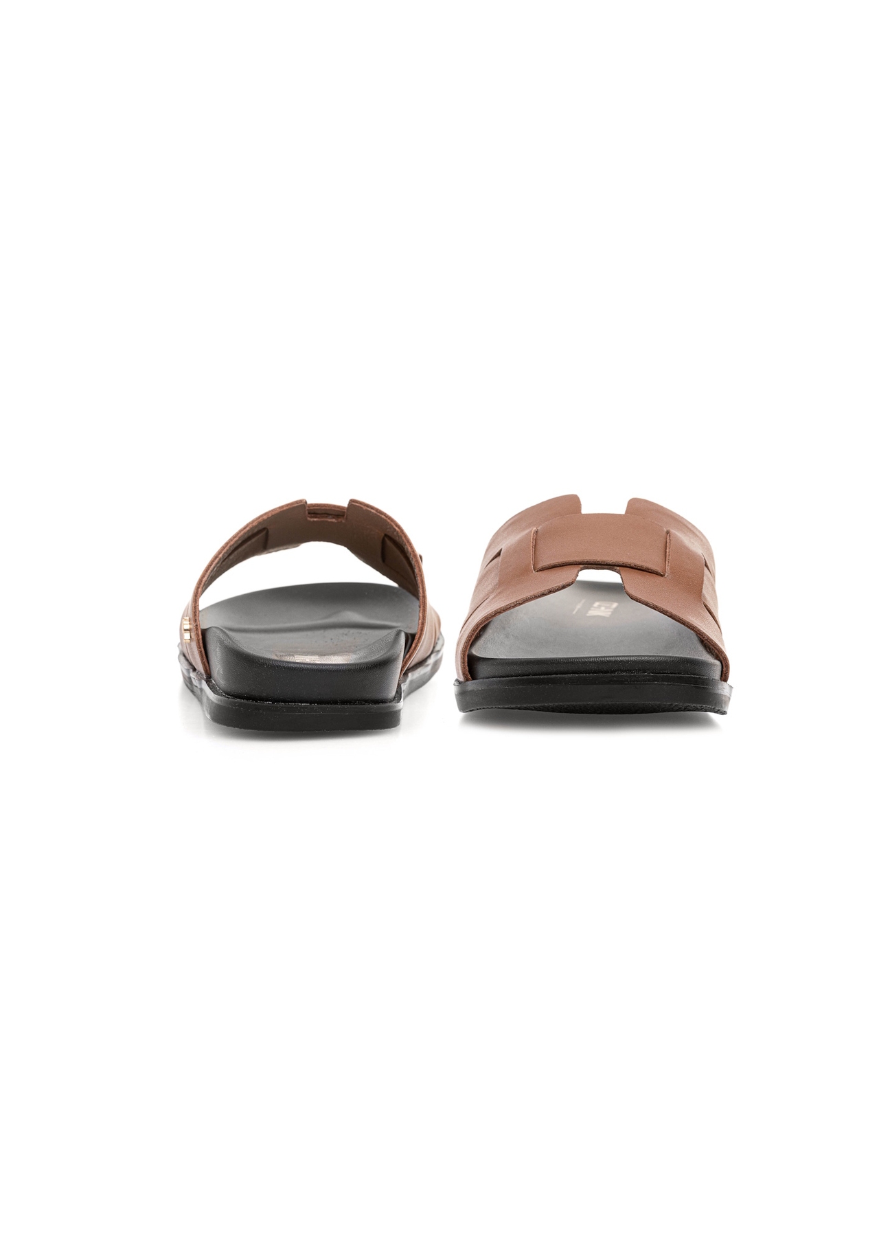 Brown women's leather flip-flops BUTYD-1163-24(W25), front and back view of the product on a white background.