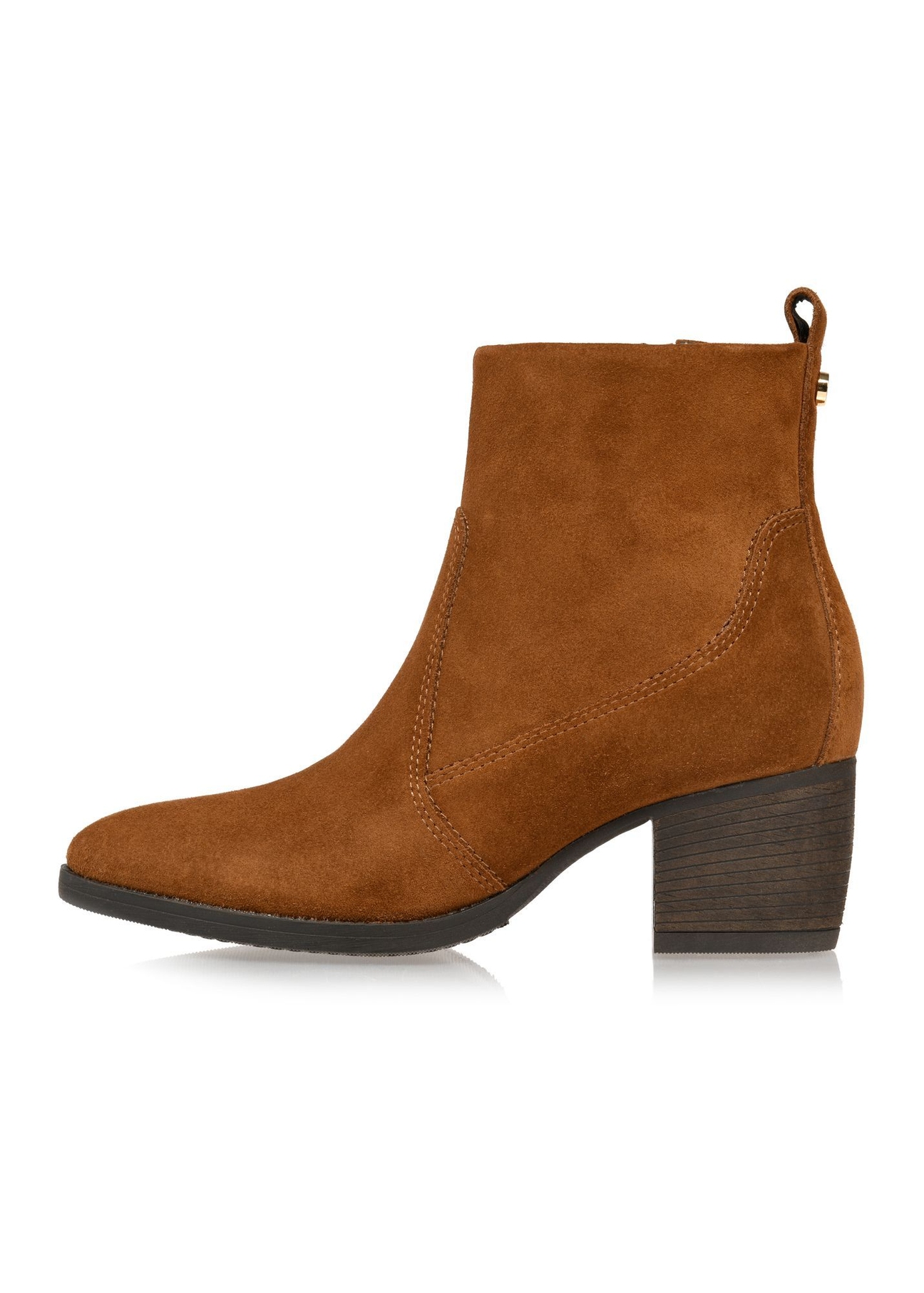 Women's suede ankle boots in cognac color BUTYD-1005A-87(Z25), side view of the product on a white background.