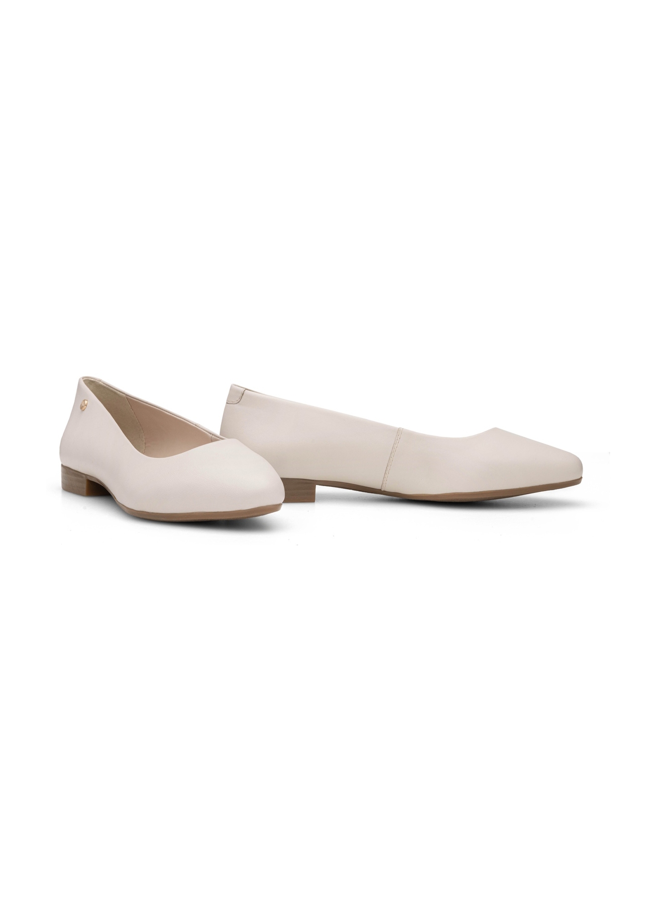 Cream leather women's ballet flats BUTYD-1049B-0B(W26), diagonal product view on a white background.