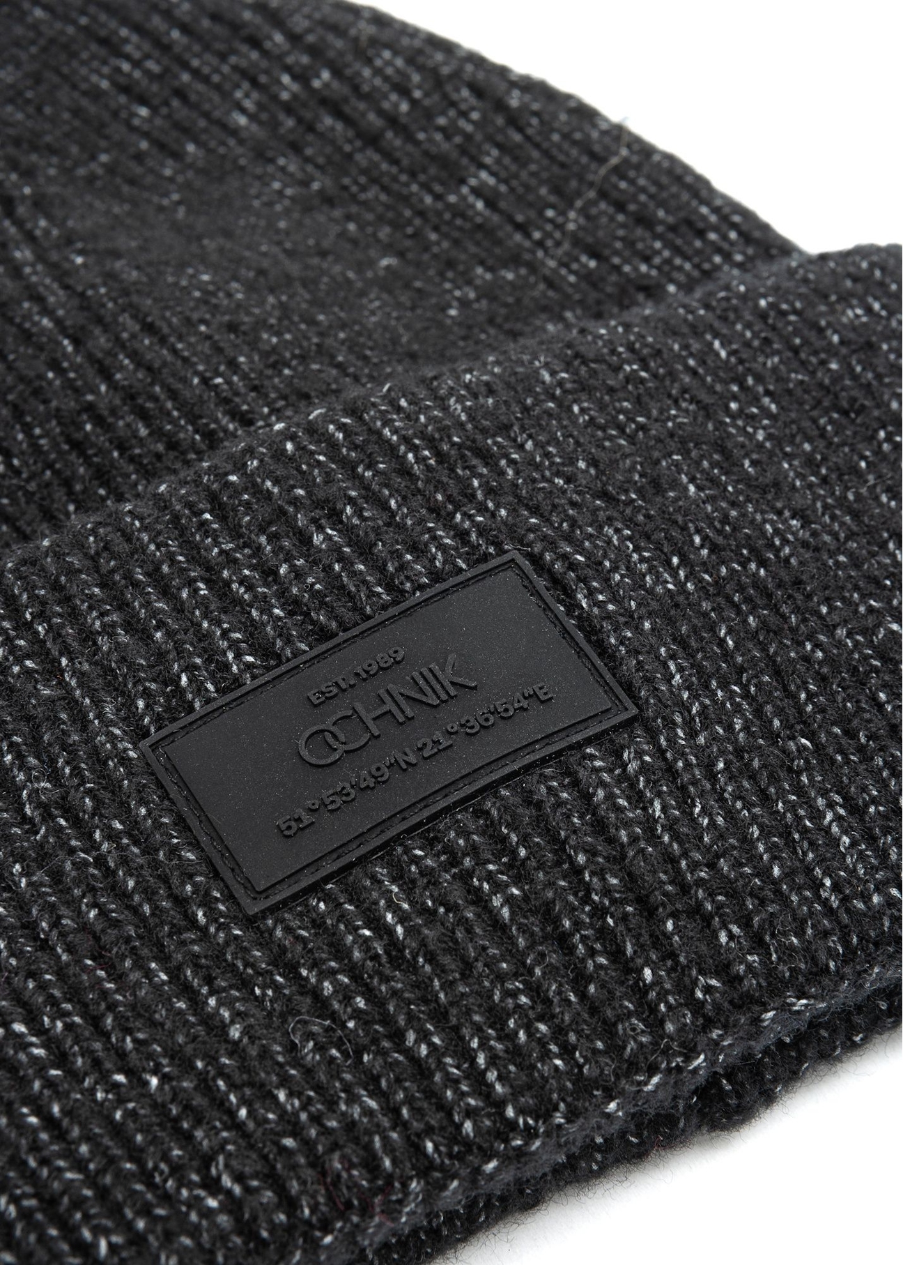 Navy blue men's cap CZAMT-0070A-69(Z25), close-up of the product logo on a white background.