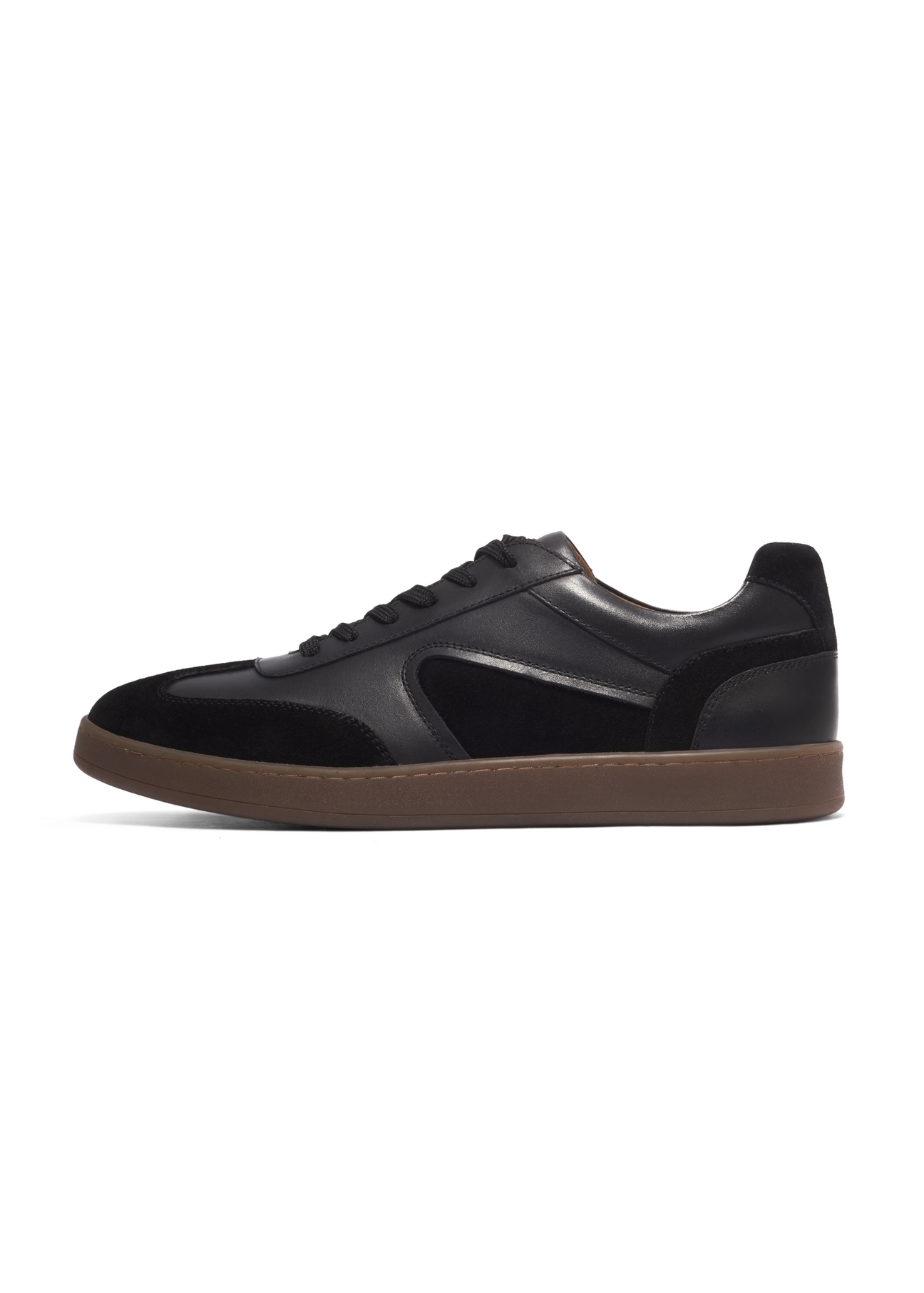 Black leather sports shoes BUTYM-0573-9J(Z26), side view of the product on a white background.