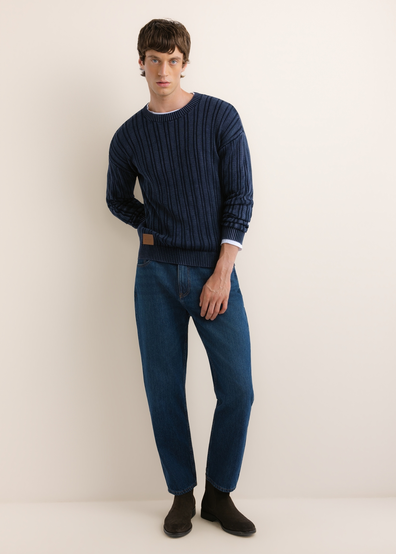 Navy blue cotton men's sweater SWEMT-0211-7E(Z26), front view of the product on the model. The entire silhouette is visible.