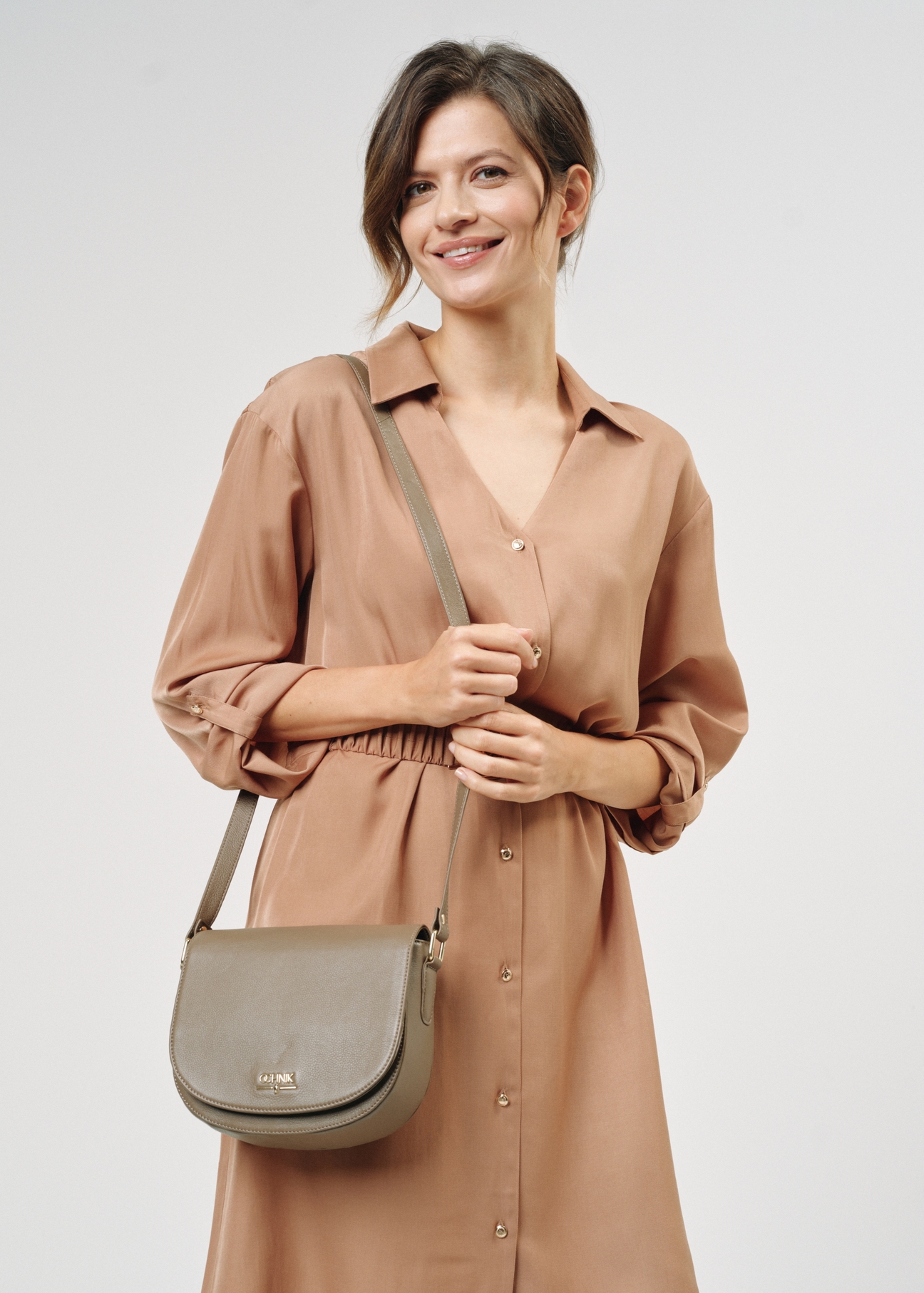 Brown leather women's postbag TORES-0972-80(W24)-07