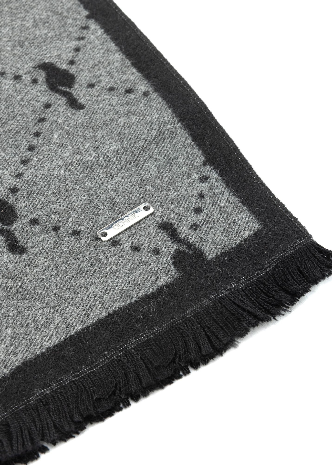 Double-sided gray women's scarf SZADT-0158-95(Z25), close-up of the product detail, view on a white background.