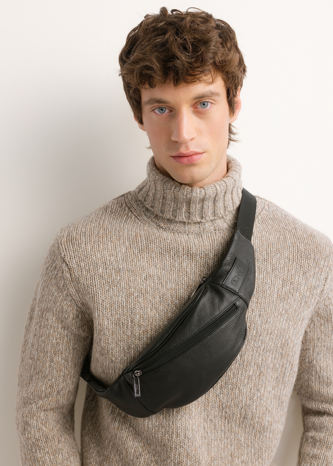 Black leather men's waist bag TORMS-0440B-99(Z26)