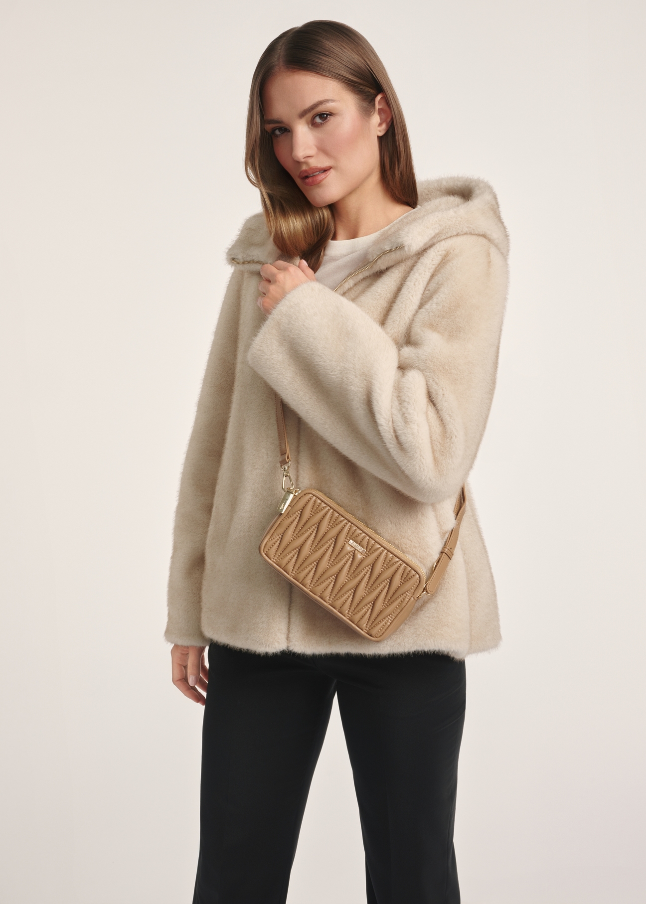 Classic beige women's handbag TOREC-1103-24 (Z25)