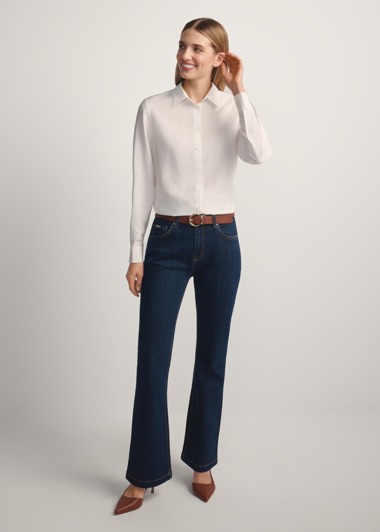 Navy blue wide-leg jeans JEADT-0015-7H(W26) - front view of the product, on a model, against a light background. Full body visible.