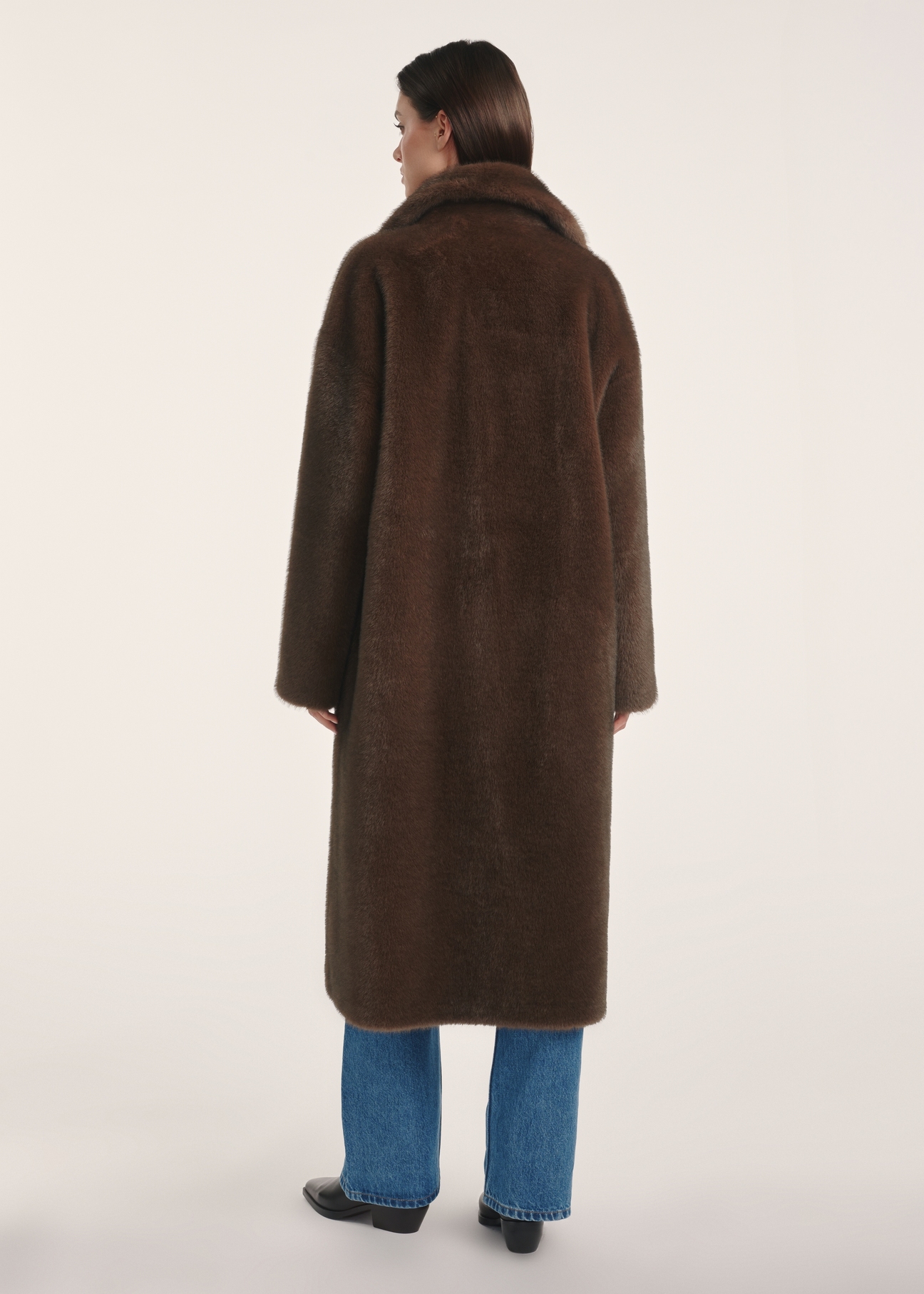 Long brown women's fur coat FUTDP-0072-89(Z25) - back view of the product on a white background.