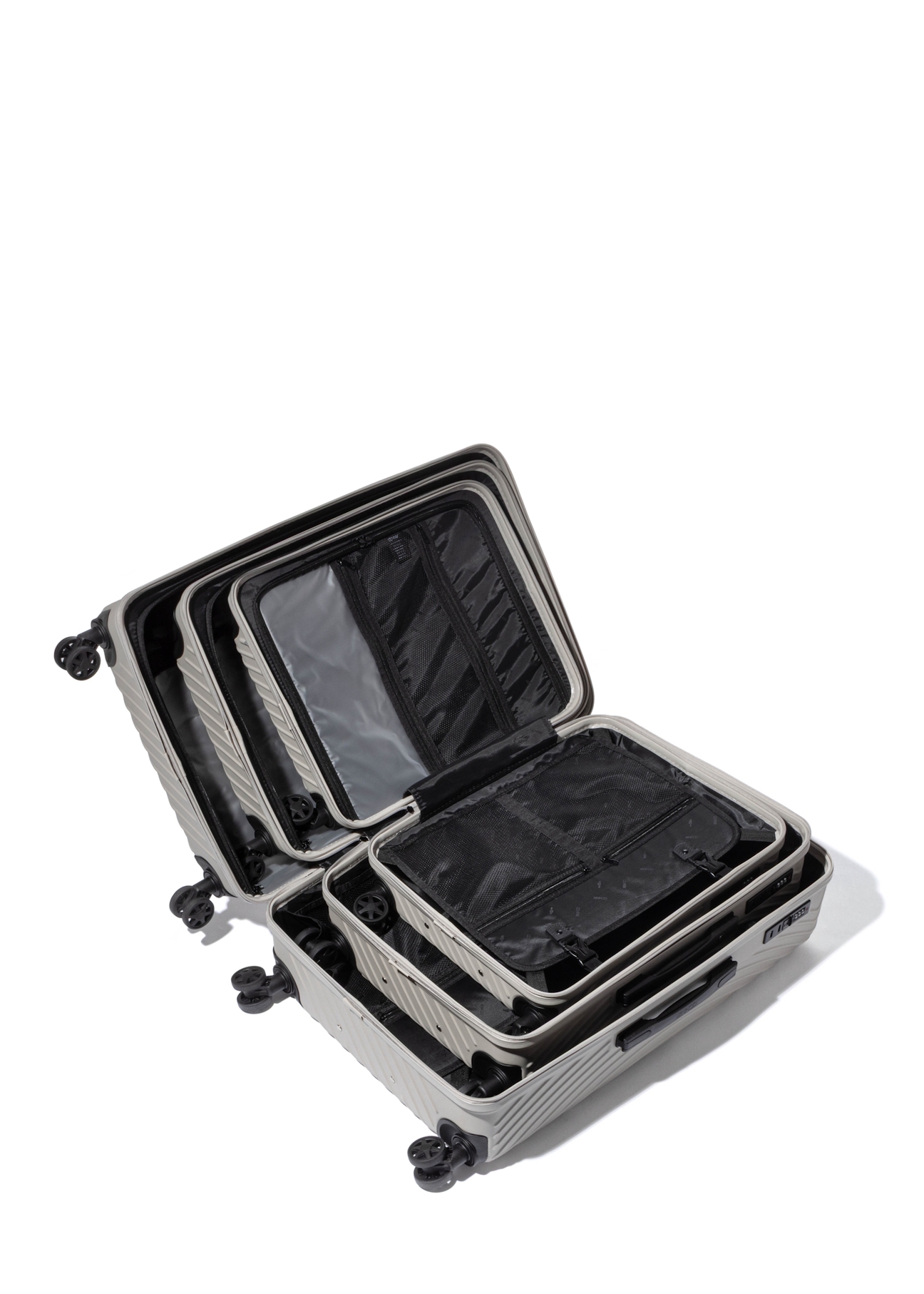 Set of wheeled suitcases (19"/24"/28") WALAB-0088-1A(W26), interior view on a white background.