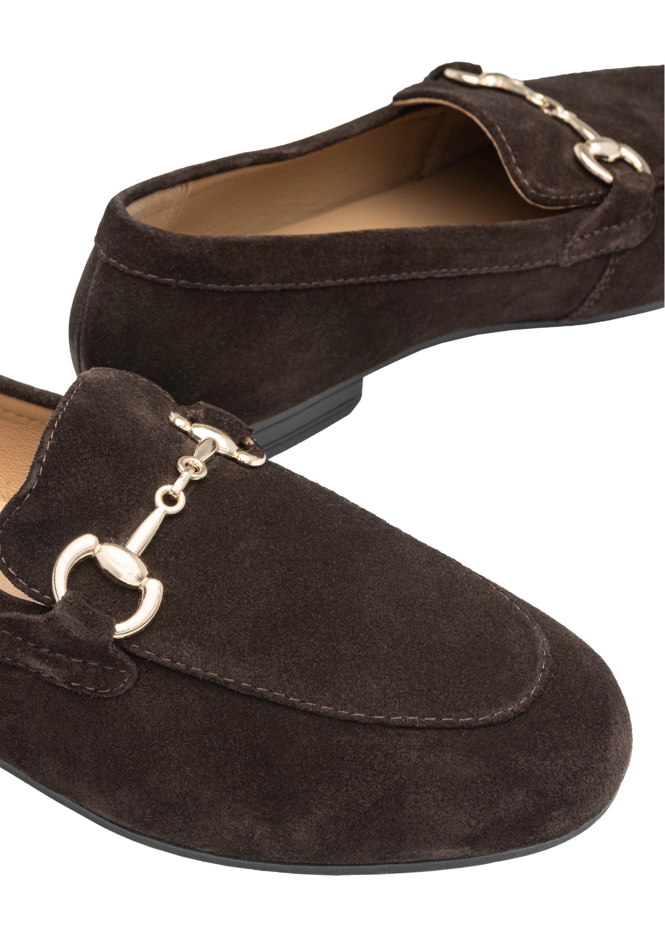 Women's brown suede moccasins BUTYD-1257-1I(W26), close-up of the product detail on a white background.