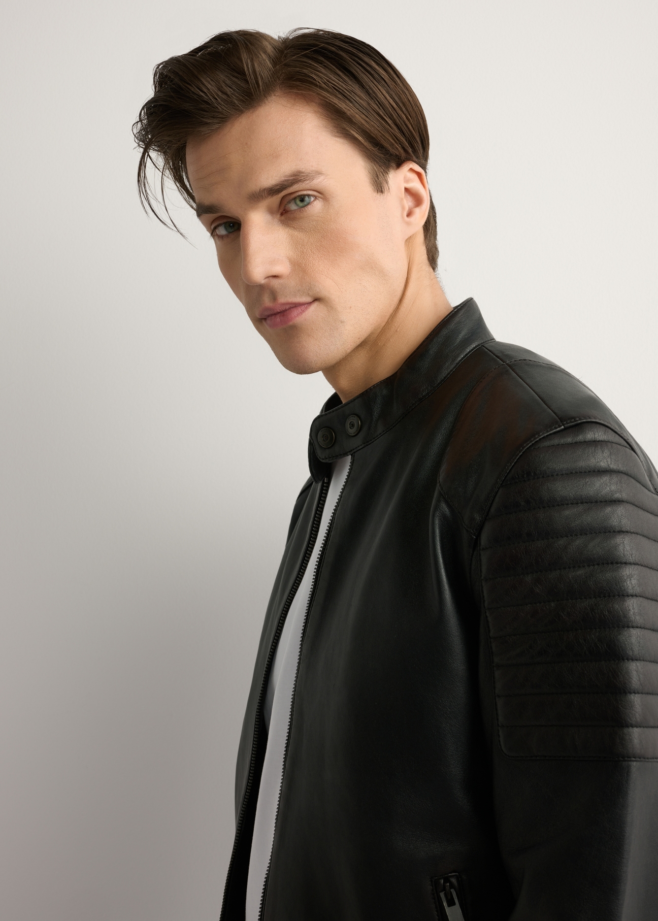 Black men's leather jacket KURMS-0394-99(W26), close-up of product detail, view on model.