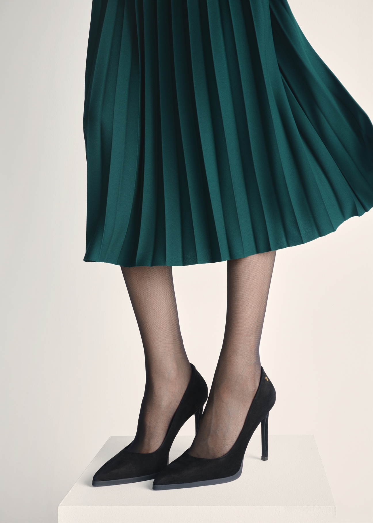 Women's black suede high heels BUTYD-1217-99(Z25), product view on model's feet against a light background.