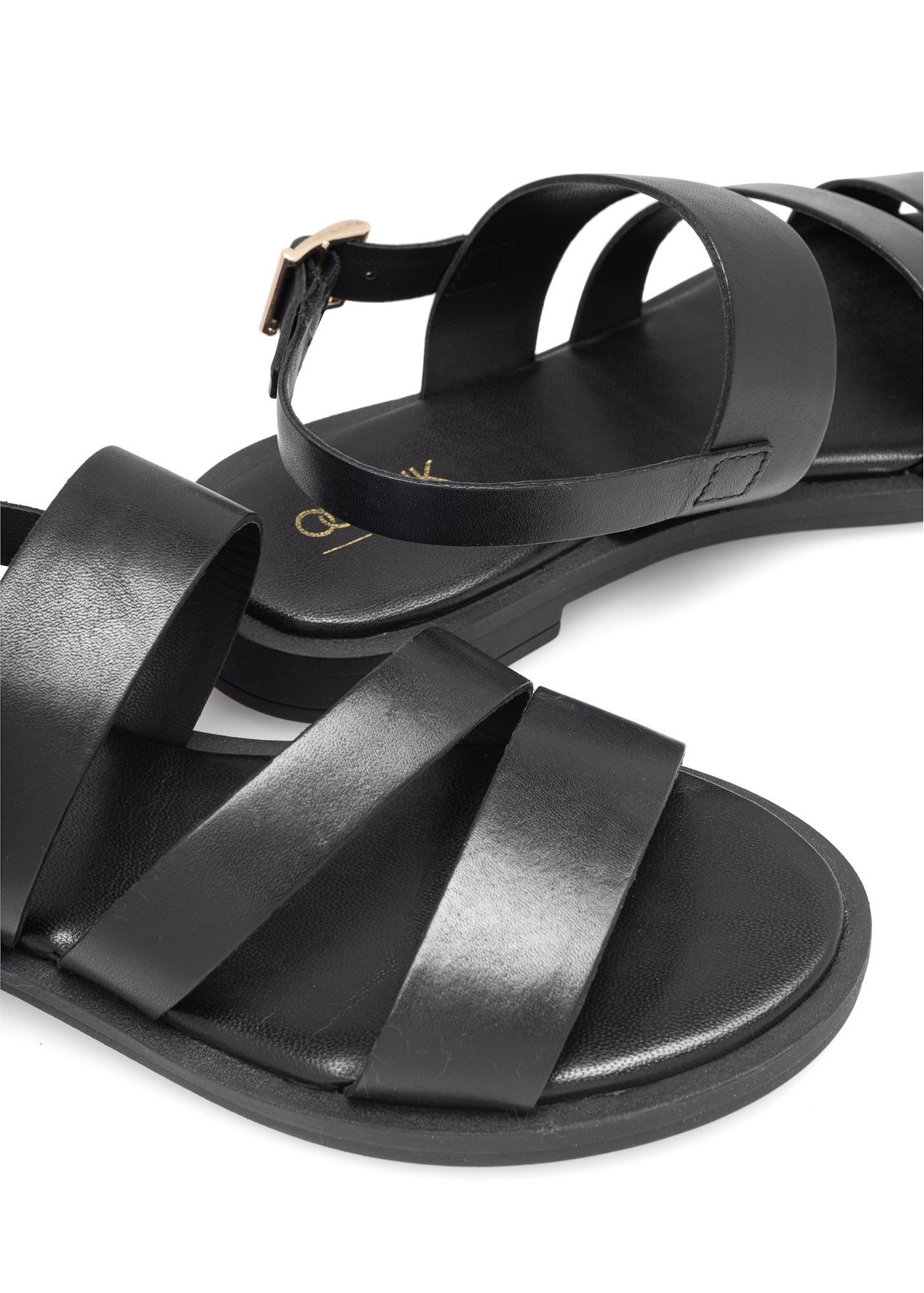 Women's leather sandals in black BUTYD-1152-99(W26), close-up of the product on a white background.