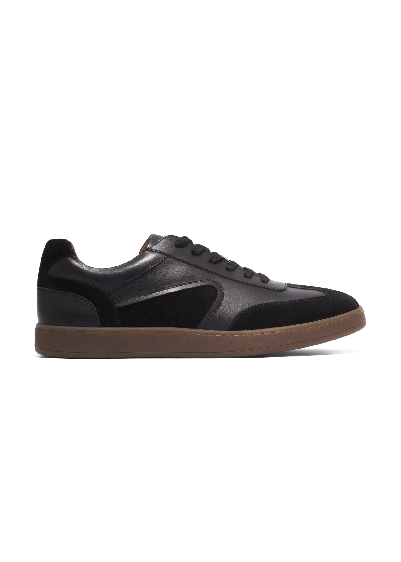 Black leather sports shoes BUTYM-0573-9J(Z26), side view of the product on a white background.