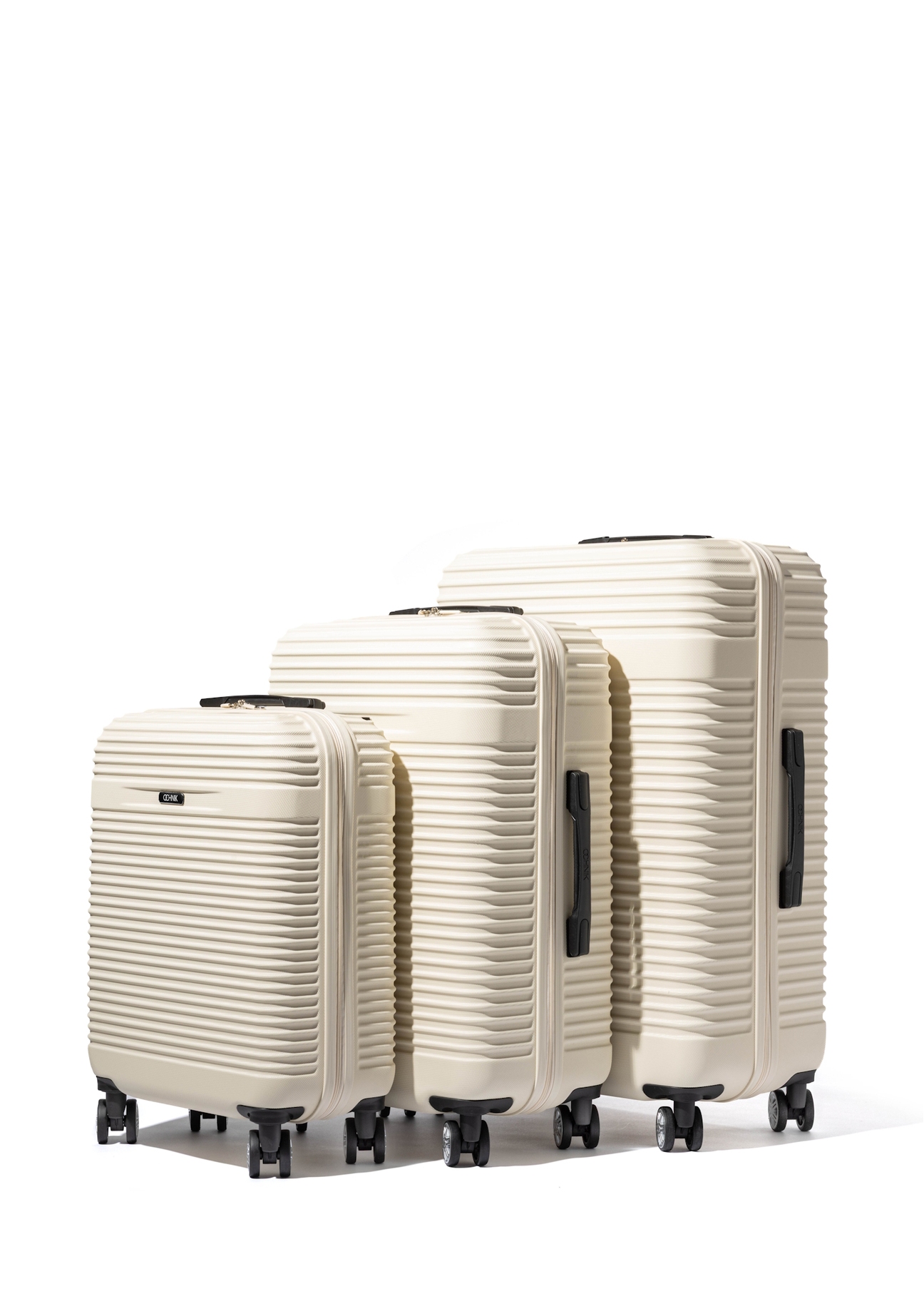 Set of suitcases on wheels 19'/24'/28' WALAB-0040-0C(W26)