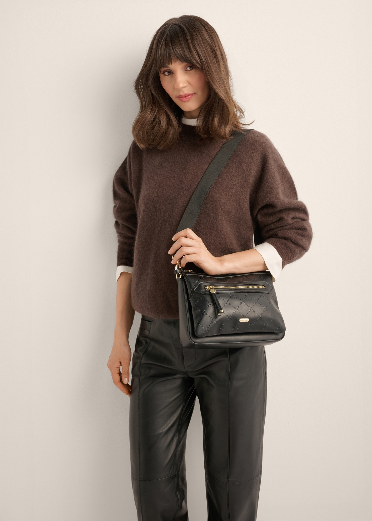 Black women's handbag with monogram TOREC-1293-9P(Z26)