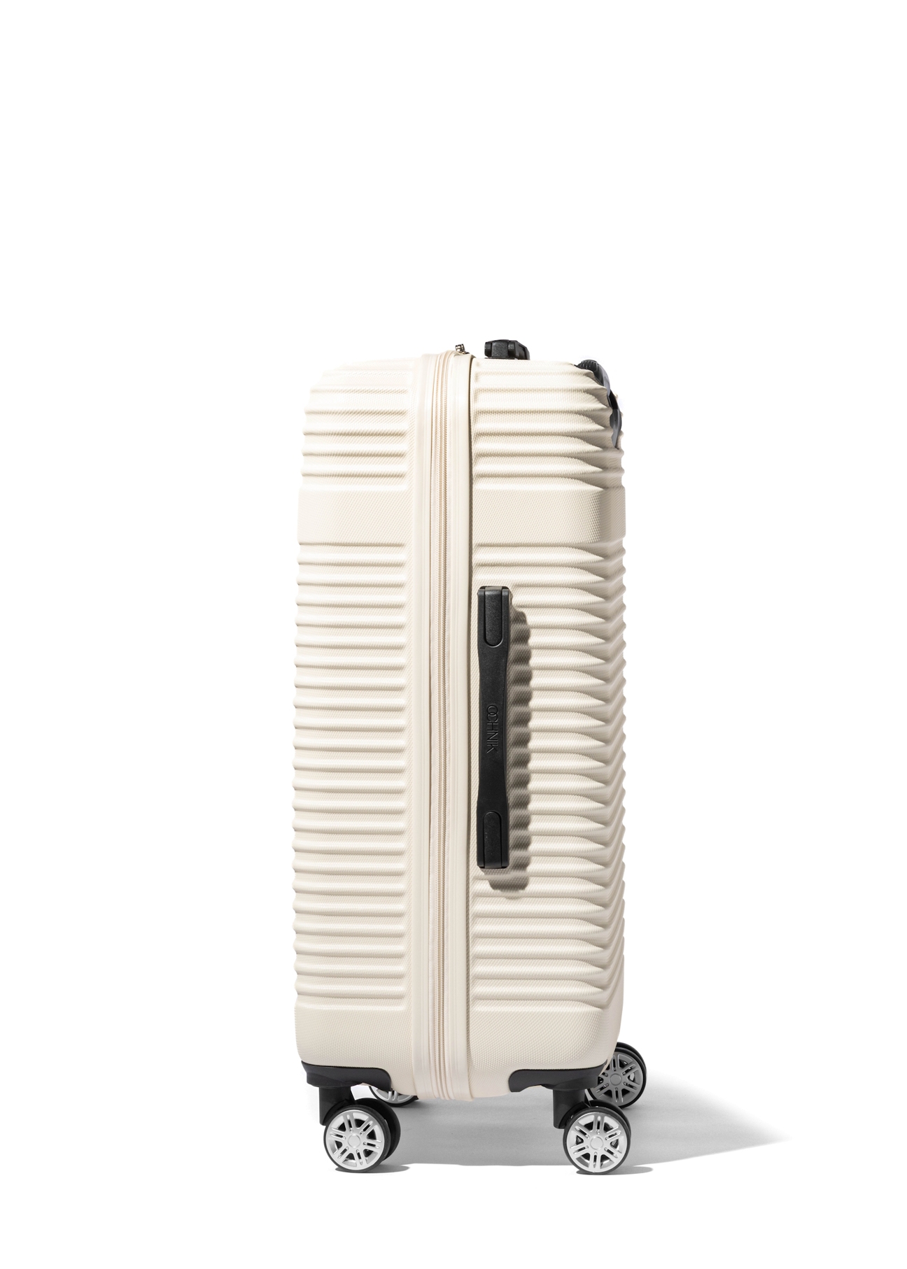 Medium suitcase on wheels WALAB-0040-0C-24(W26)