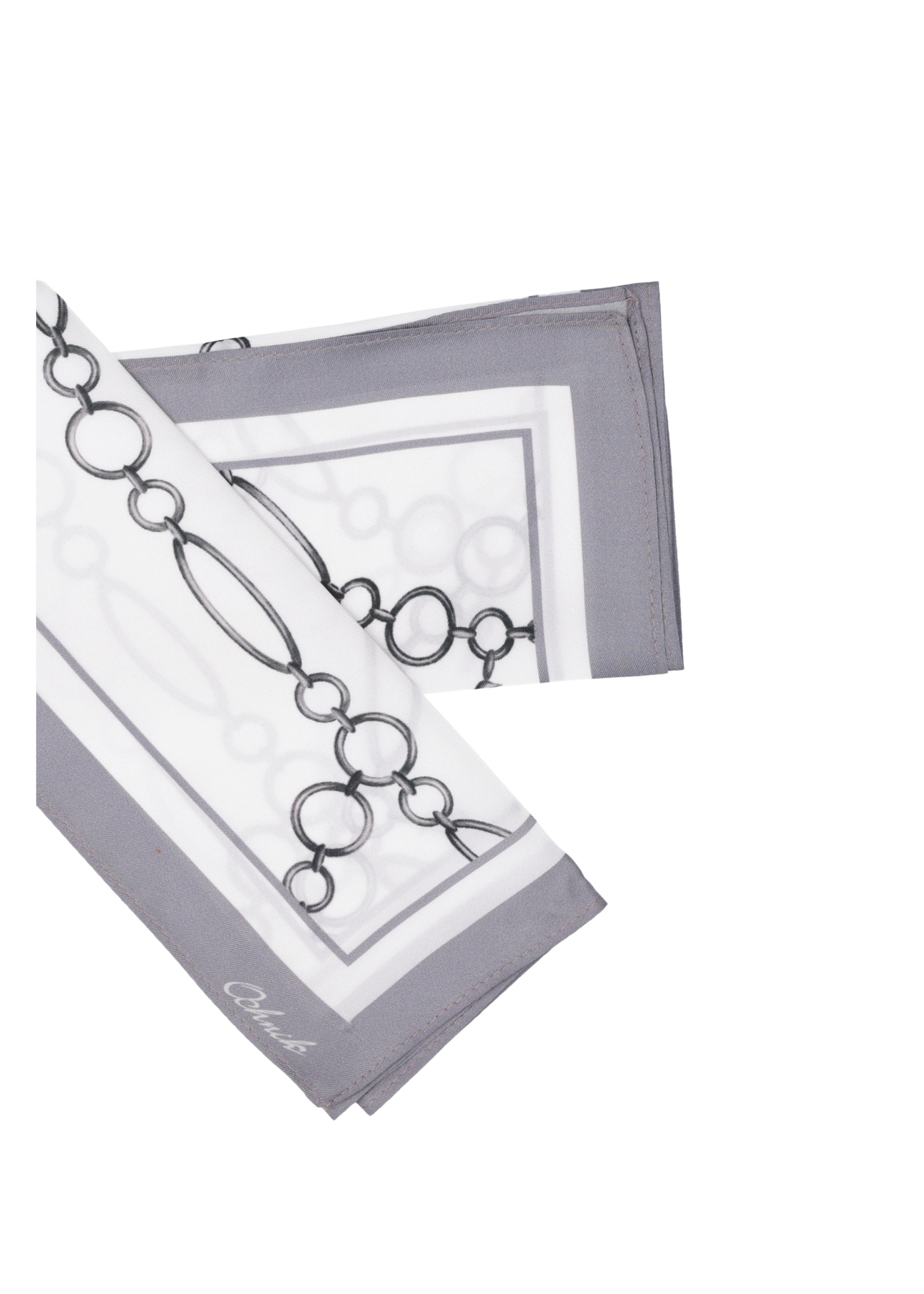 Women's scarf with chain motif SZADT-0229-0P(Z26) - close-up of detail, on white background.