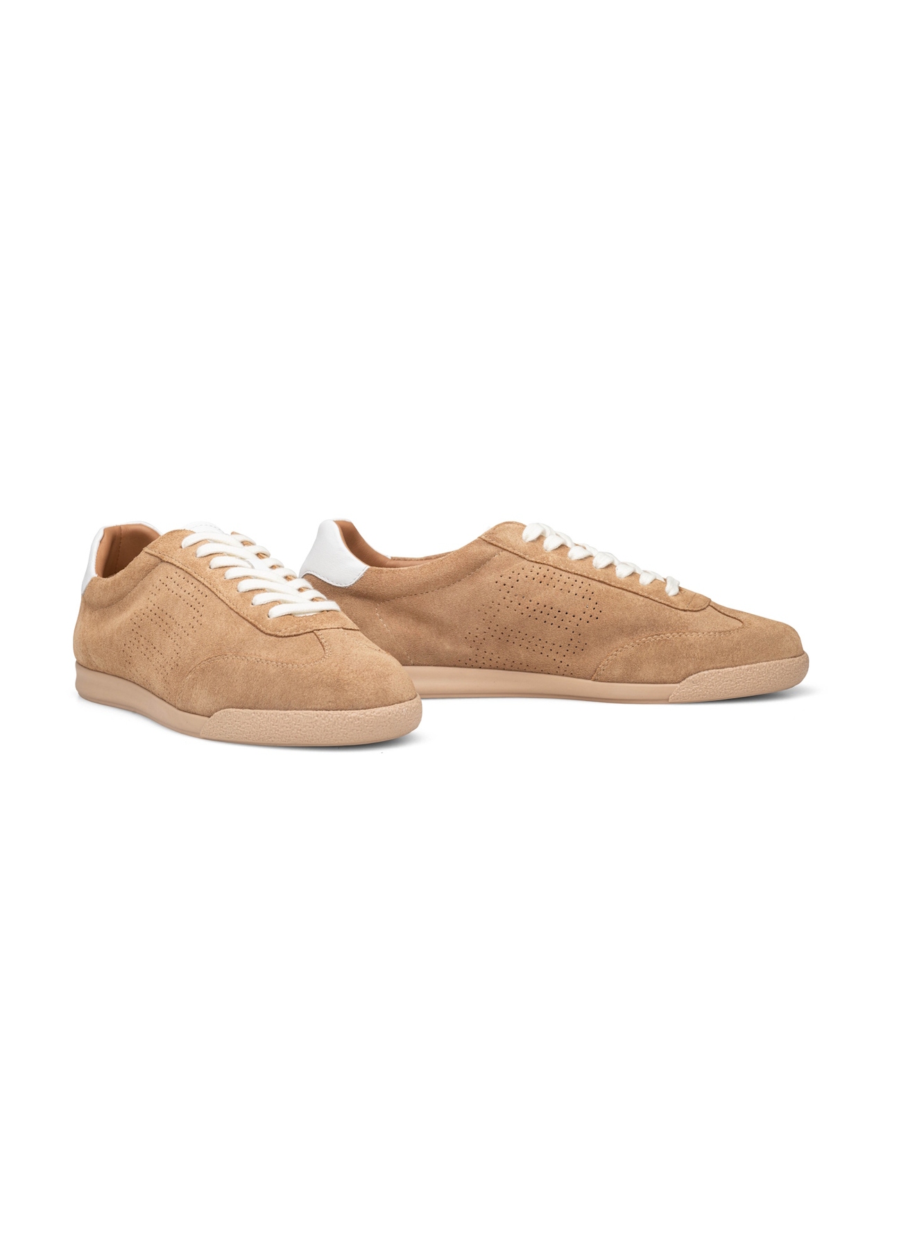 Beige leather sports shoes BUTYM-0534-1B(W26), diagonal product view on white background.