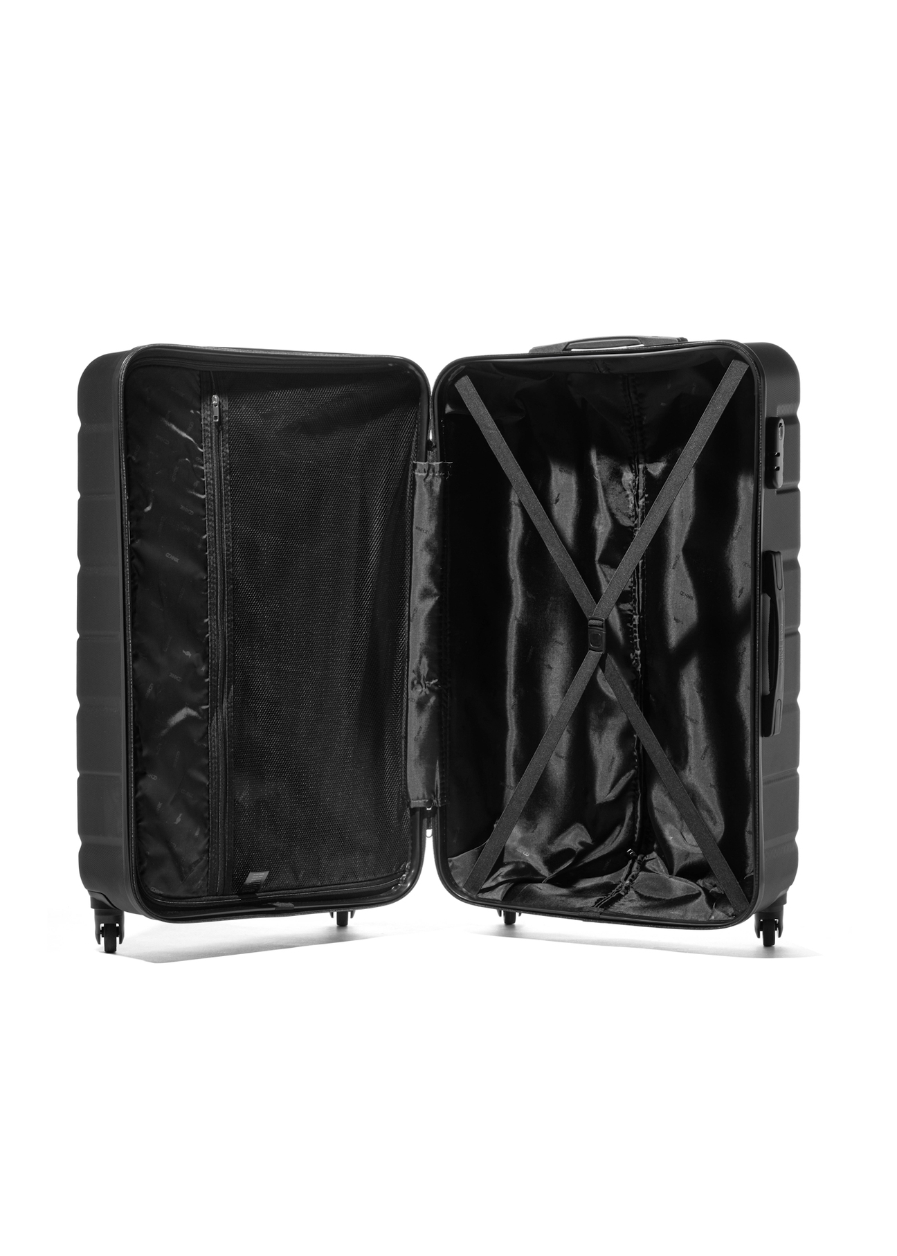 Large suitcase on wheels WALAB-0067-99-28(W25)