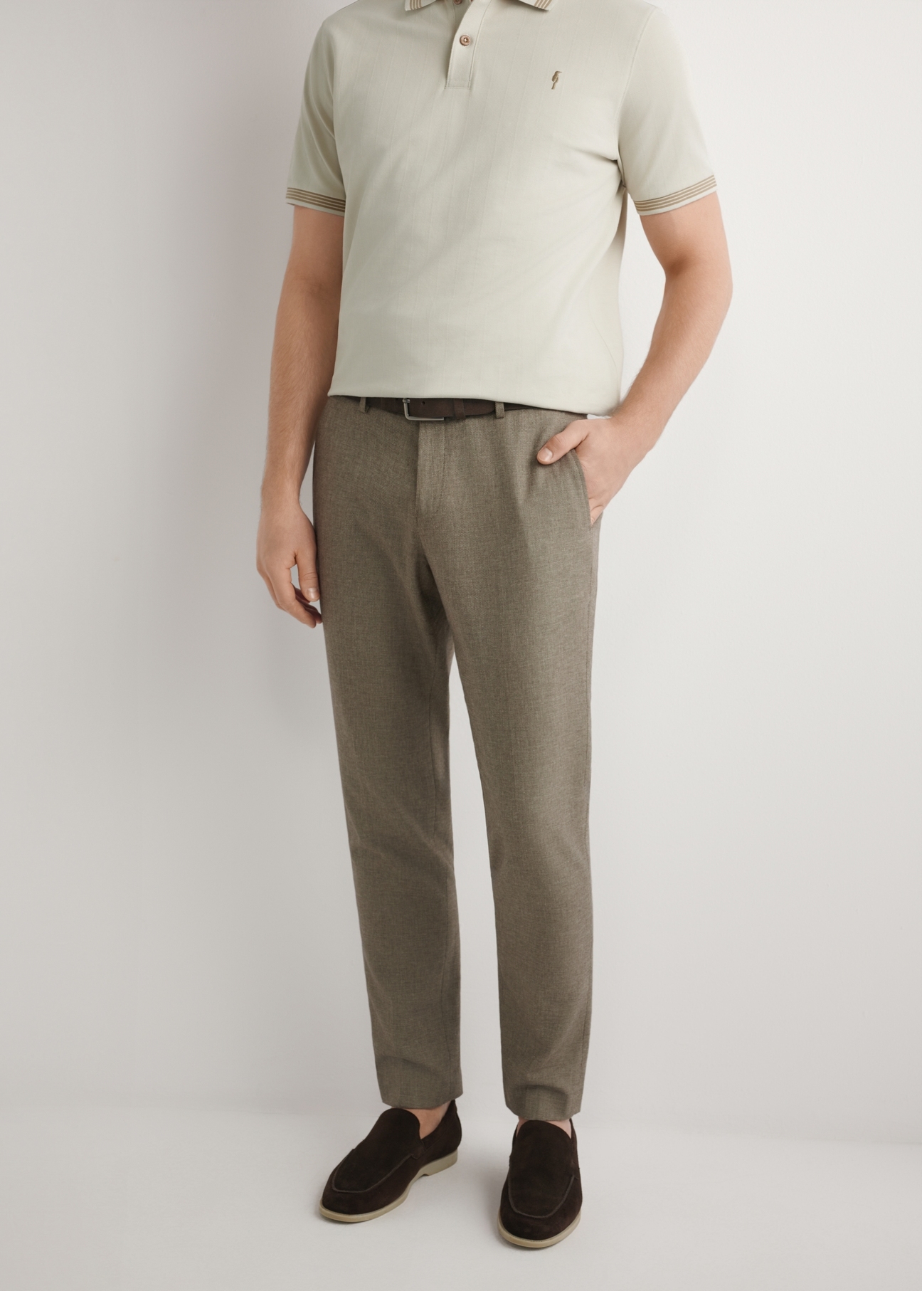 Men's dark brown suit trousers SPOMT-0098-1I(W26), front view of the product on the model. Half of the silhouette visible.