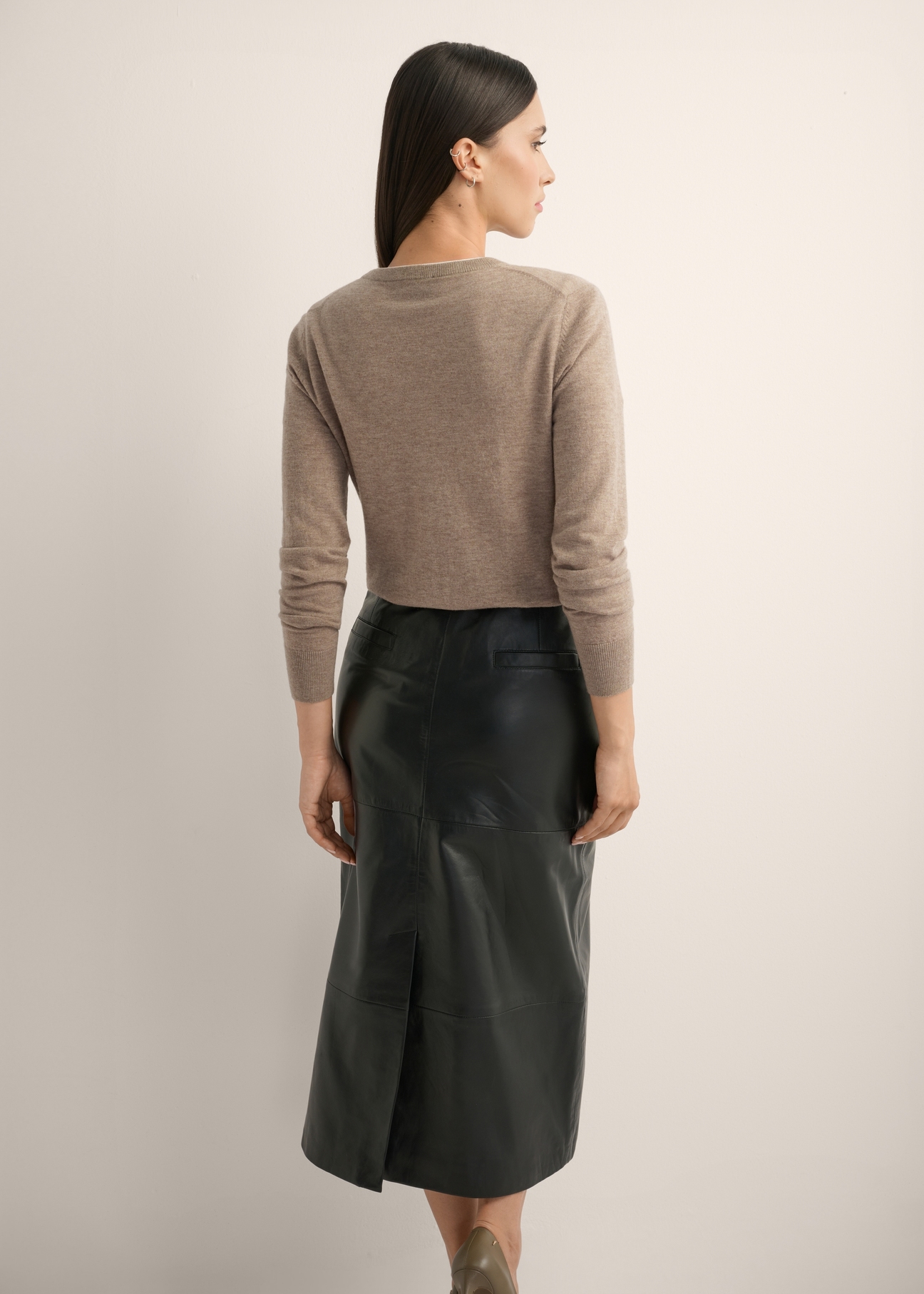 Woolen sweater in camel color SWEDT-0267-1D(Z26), product view from the back on the model, half of the silhouette visible.