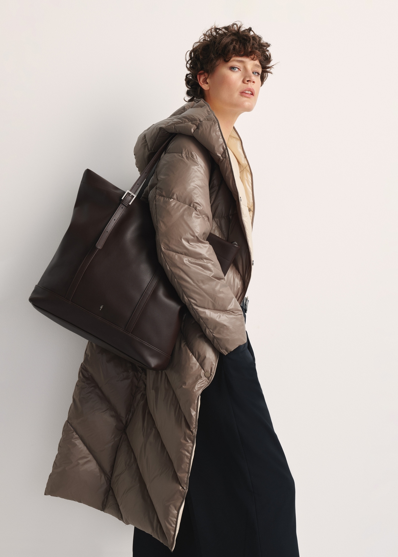 Large brown women's shopper bag TOREC-1067-89(Z25)
