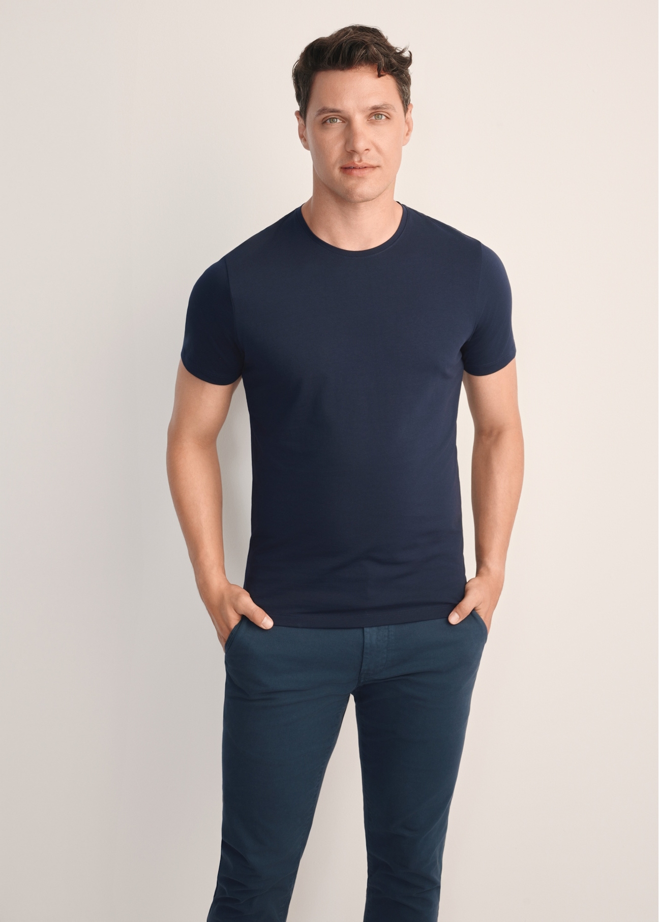 Men's basic T-shirt set ZESMT-0040-00(KS), front view of the product on the model against a white background. Half of the silhouette visible.