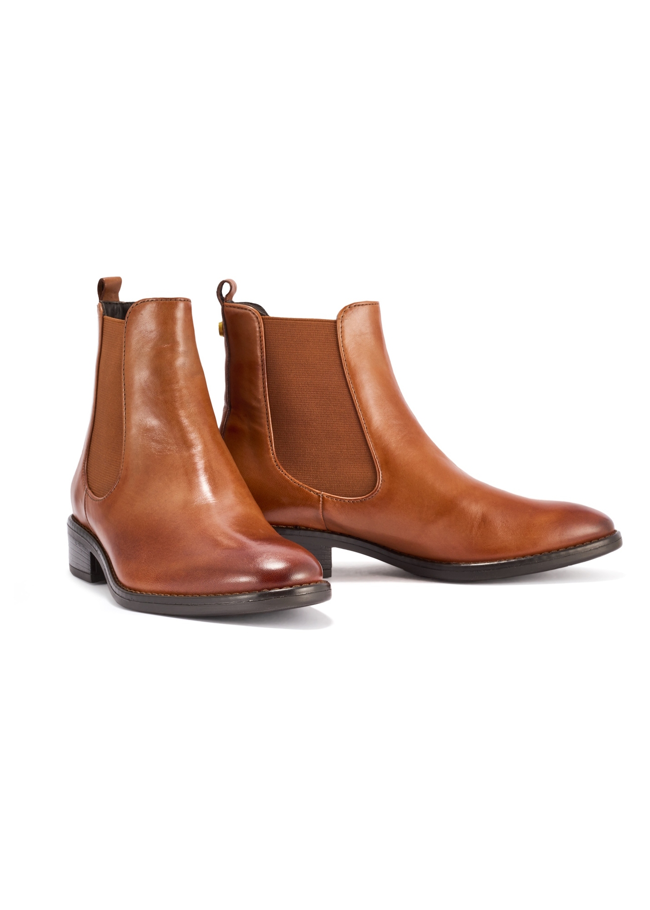 Women's leather ankle boots in cognac color BUTYD-0936A-87(Z25), diagonal product view on a white background.