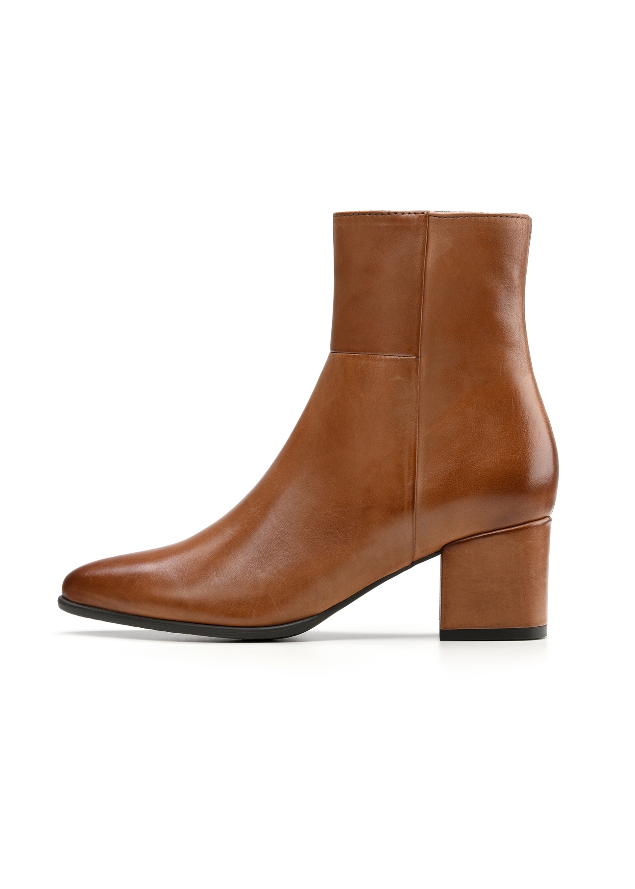 Women's leather ankle boots in cognac color BUTYD-1186-87(Z25), product view from the side on a white background.-02