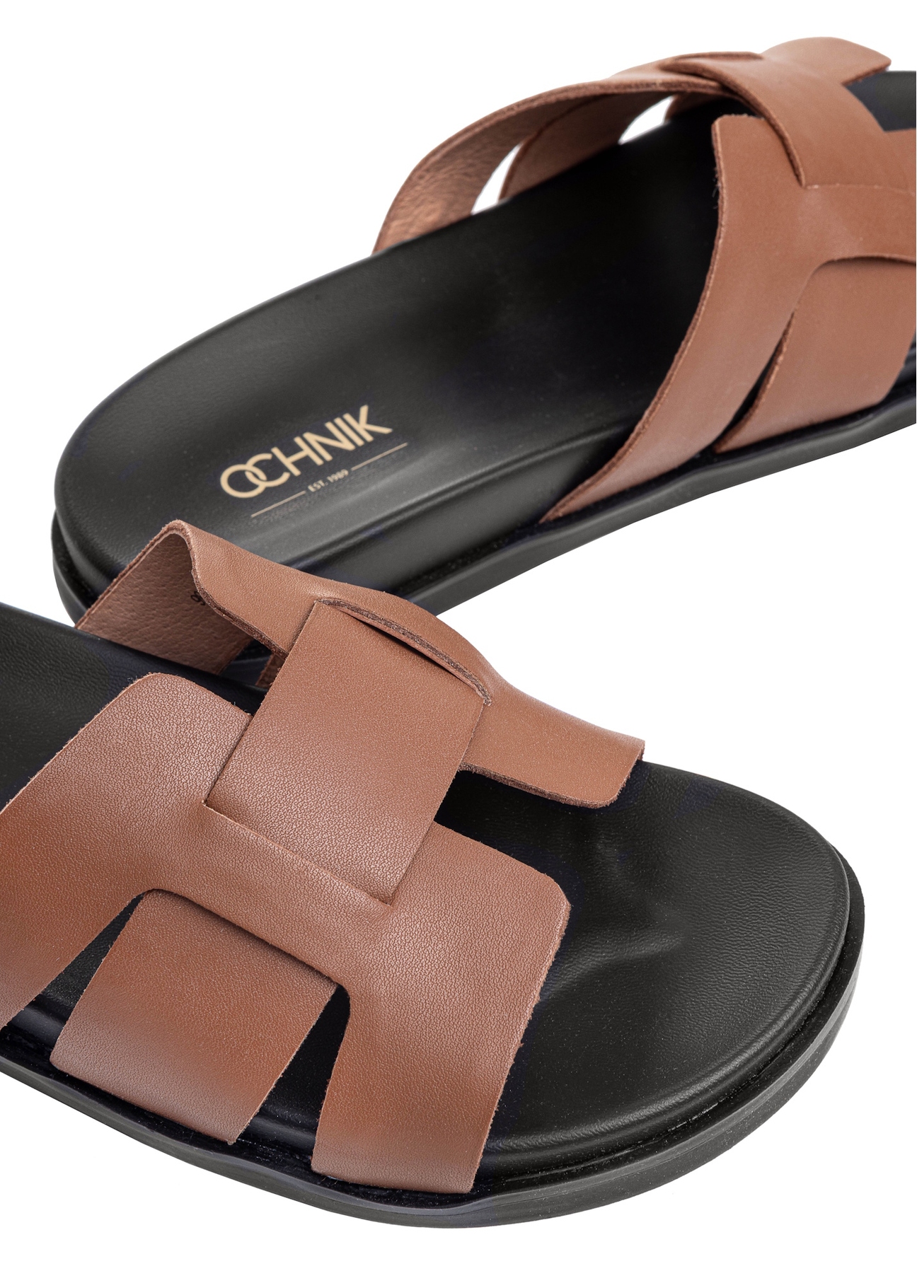 Brown leather women's flip-flops BUTYD-1163-24(W25), close-up detail on white background.