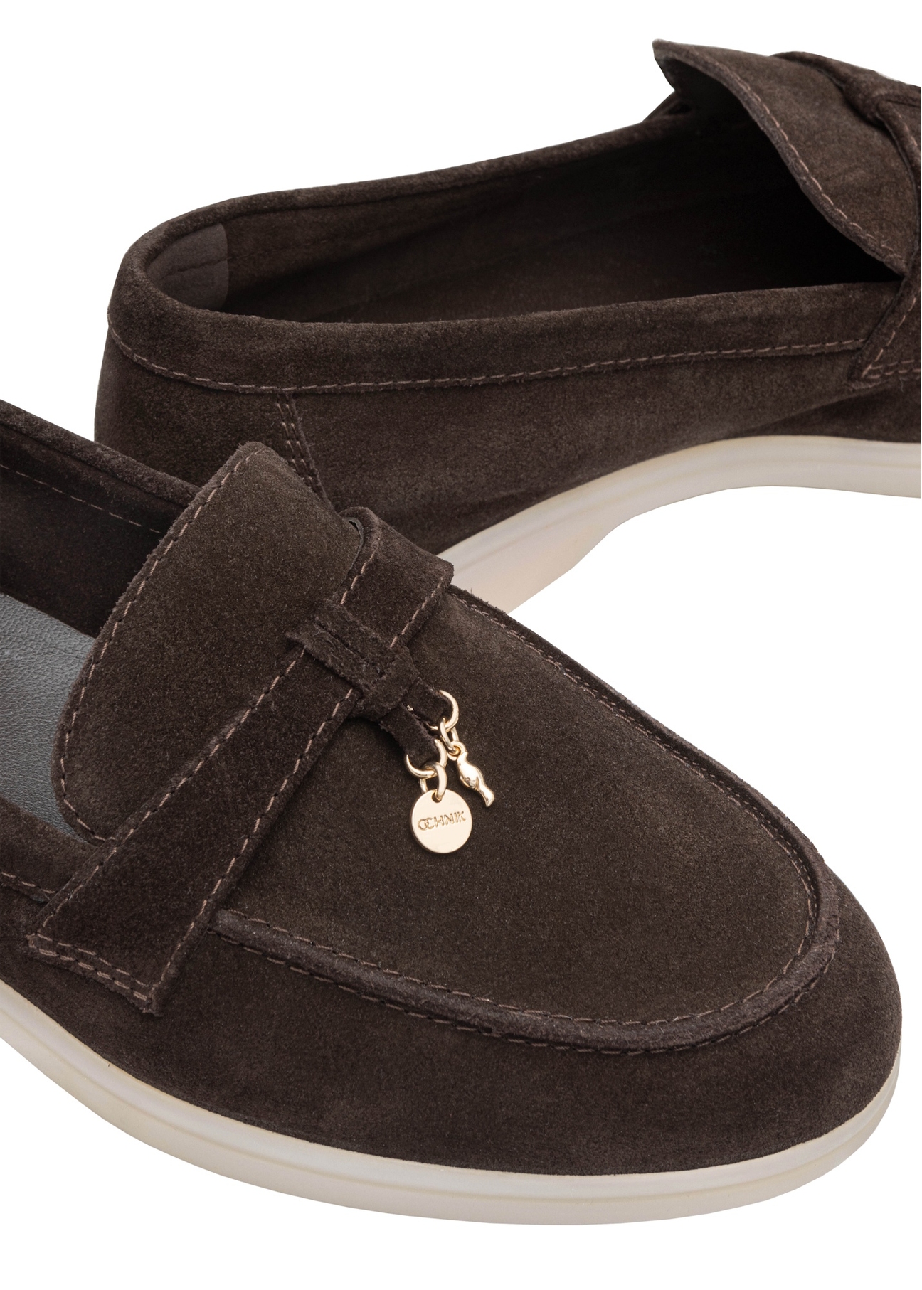 Dark brown leather women's moccasins BUTYD-1256-1I(W26), close-up of the product detail on a white background.