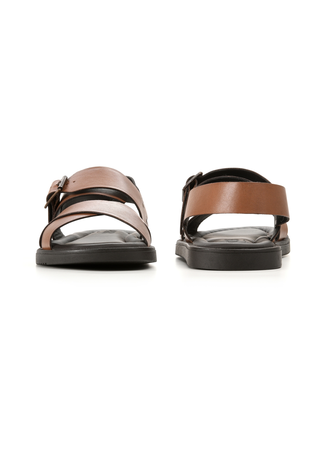 Men's leather sandals in cognac color BUTYM-0537-1F(W26), front and back product view on white background.