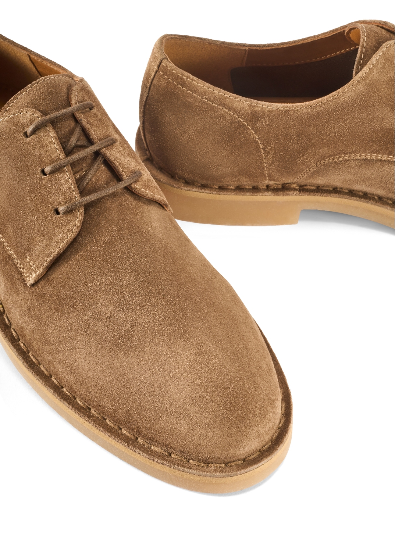 Men's suede shoes in cool beige color BUTYM-0539-1K(W26), close-up of the product on a white background.