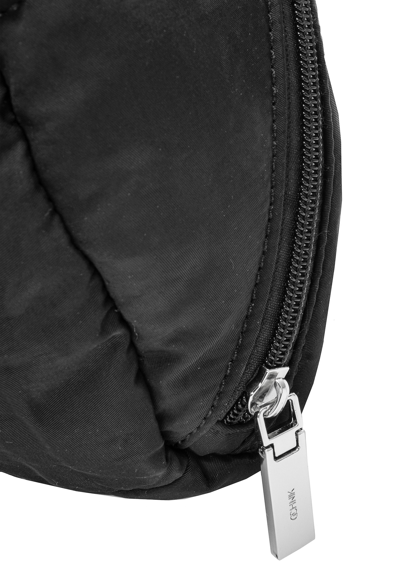 Black women's cosmetic bag TOREN-0323-99(Z25), close-up of the product detail on a white background.