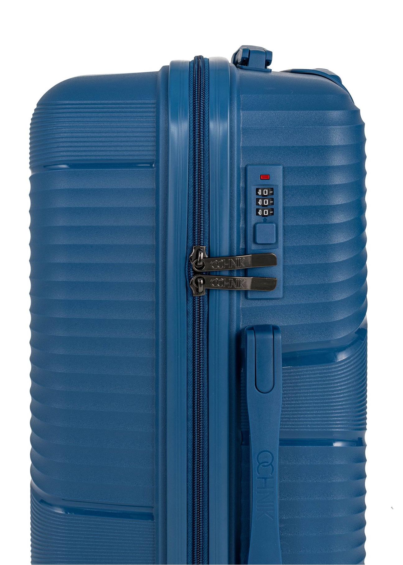 Medium suitcase on wheels WALPP-0021-61-24(W24)-06