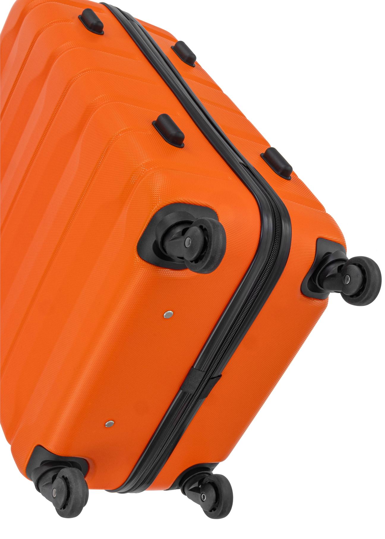 Medium suitcase on wheels WALAB-0067-30-24(W24)-06