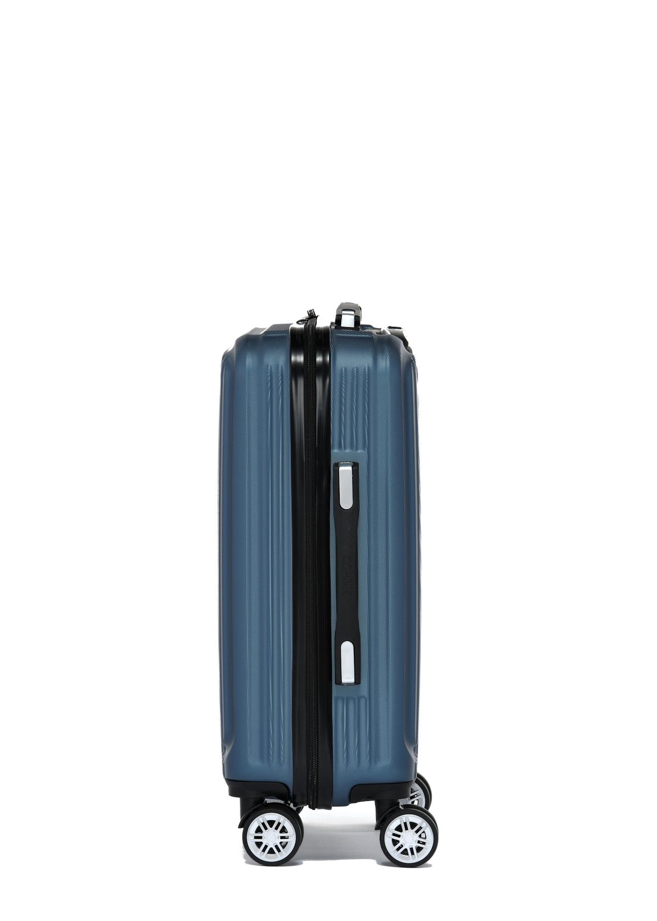 Cabin suitcase on wheels WALAB-0053-69-19(W25)-02