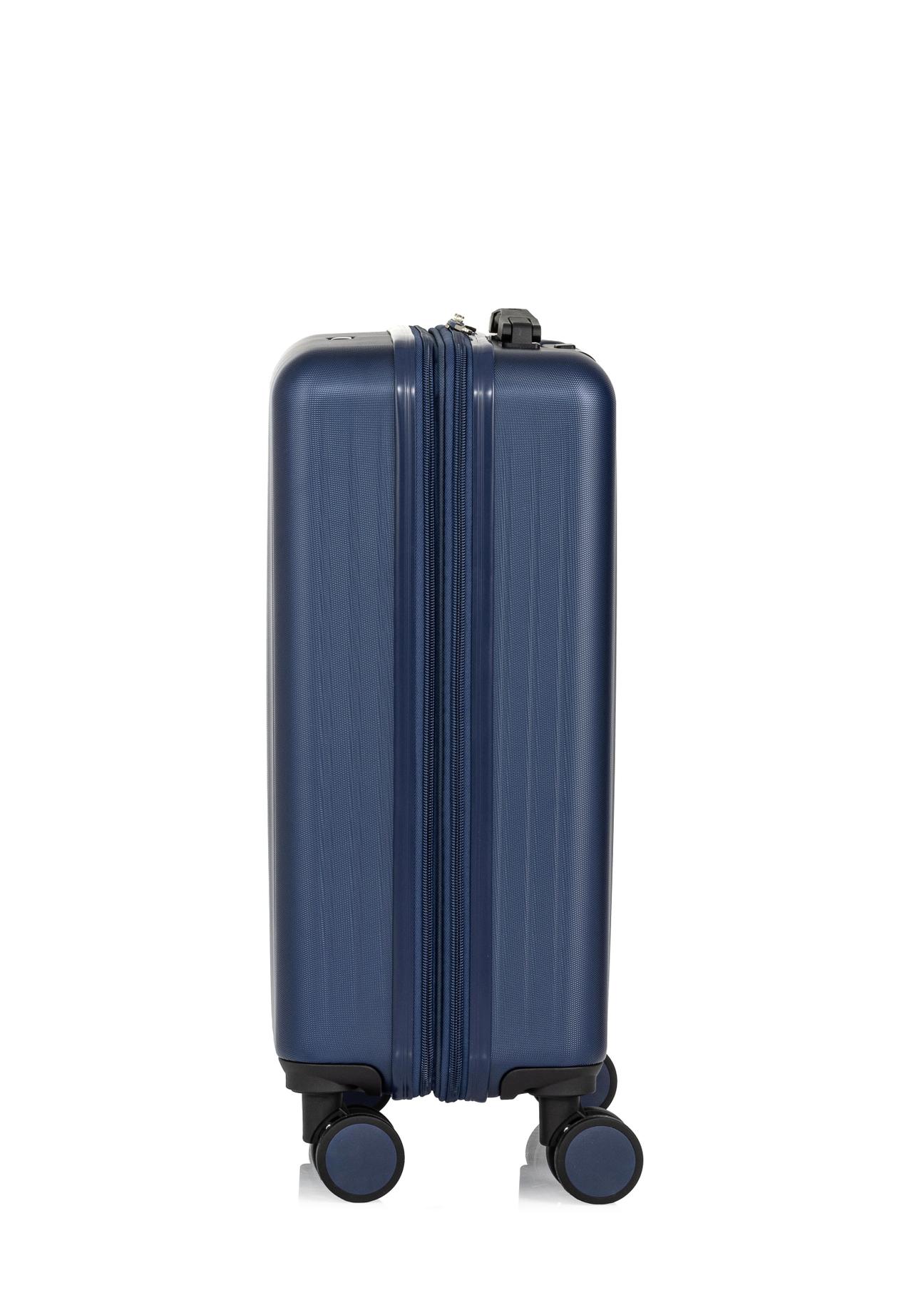 Small suitcase on wheels WALAB-0069-69-19(W24)-02