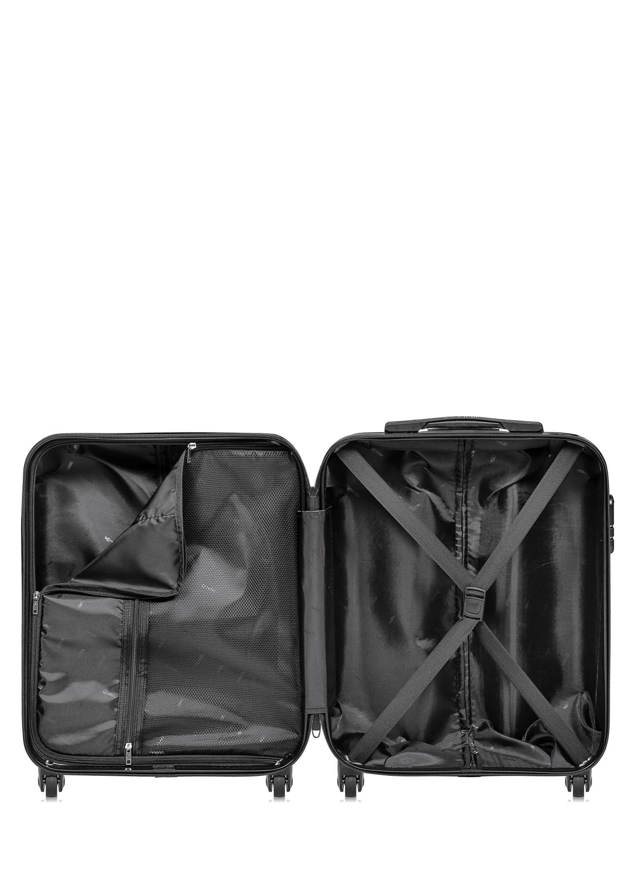 Small suitcase on wheels WALAB-0067-99-19(W24)-04