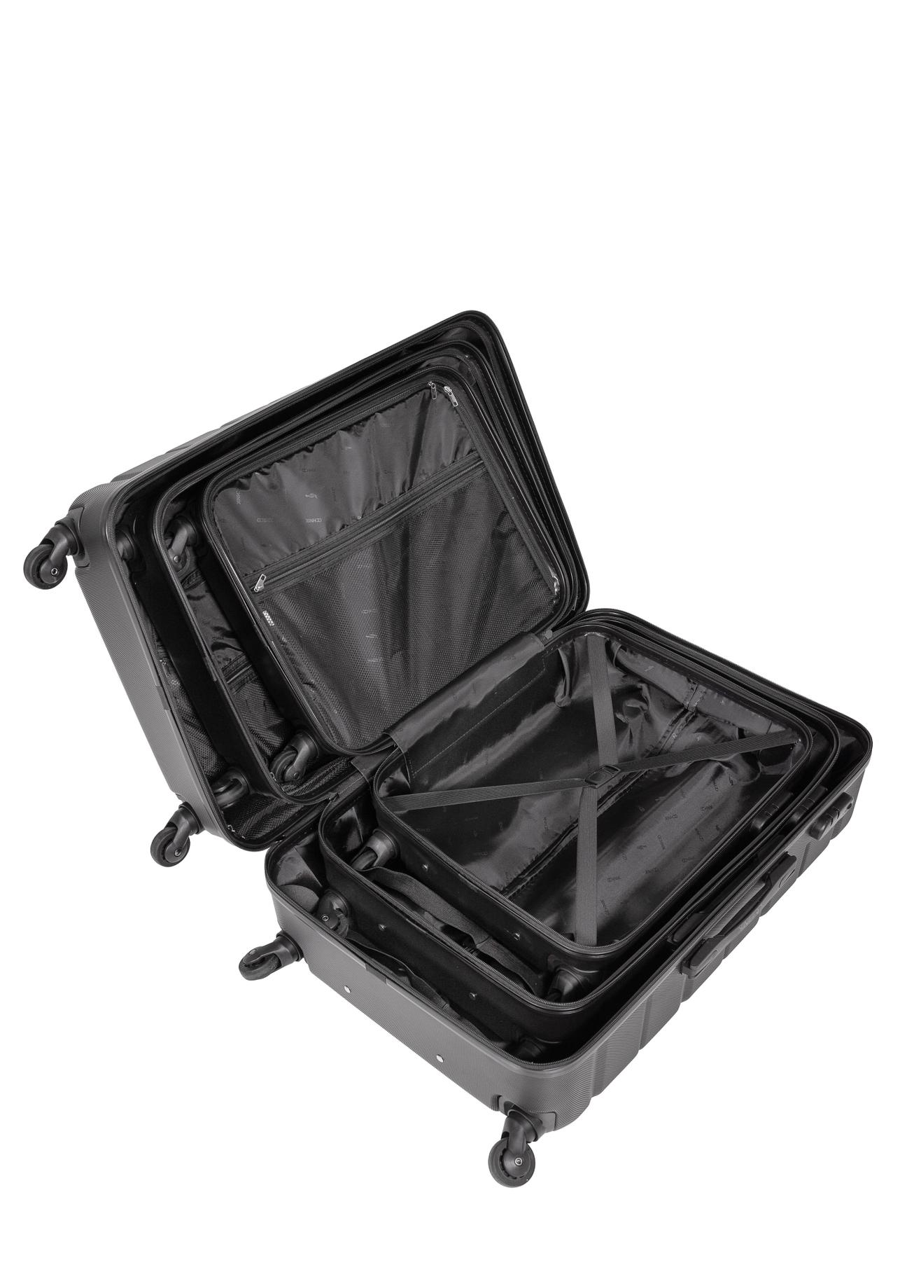 Small suitcase on wheels WALAB-0067-99-19(W24)-06